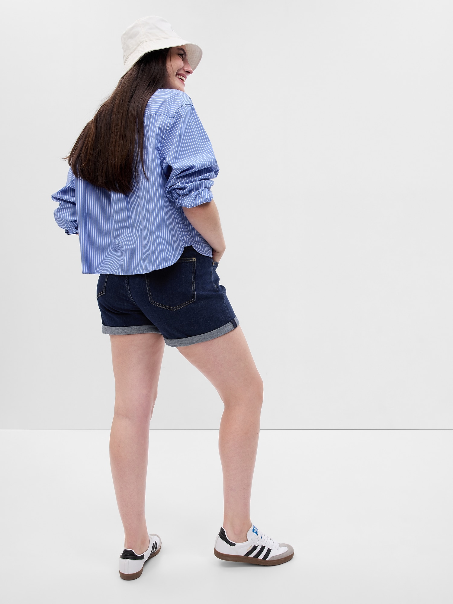 Pantaloni scurti pentru femei GAP - albastru inchis