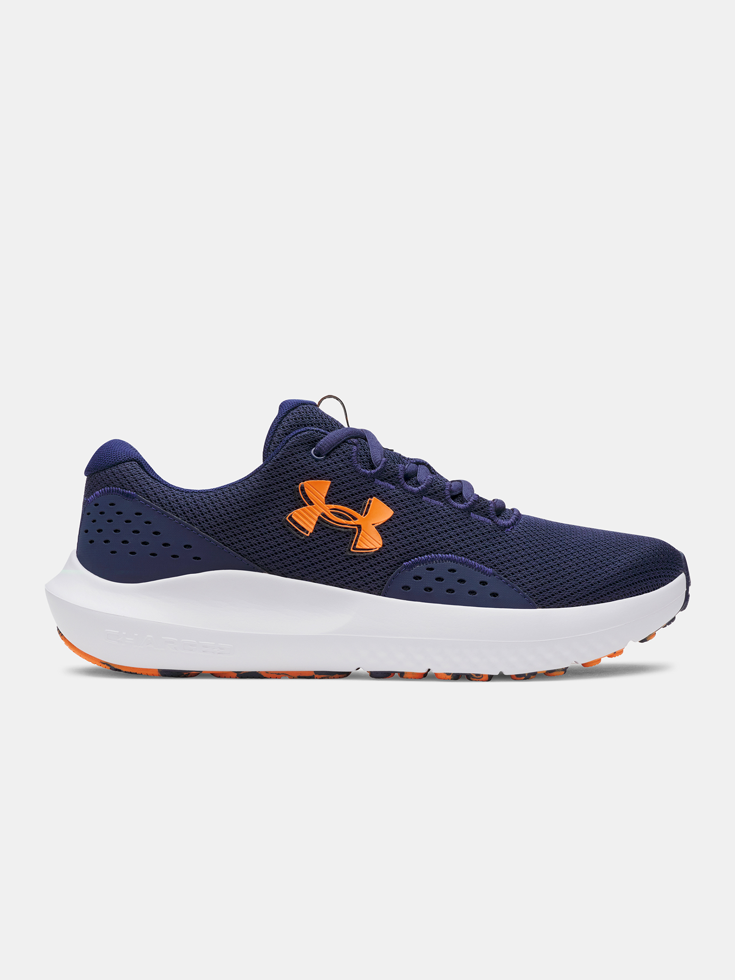 Funcționali pantofi Under Armour – cu material premium