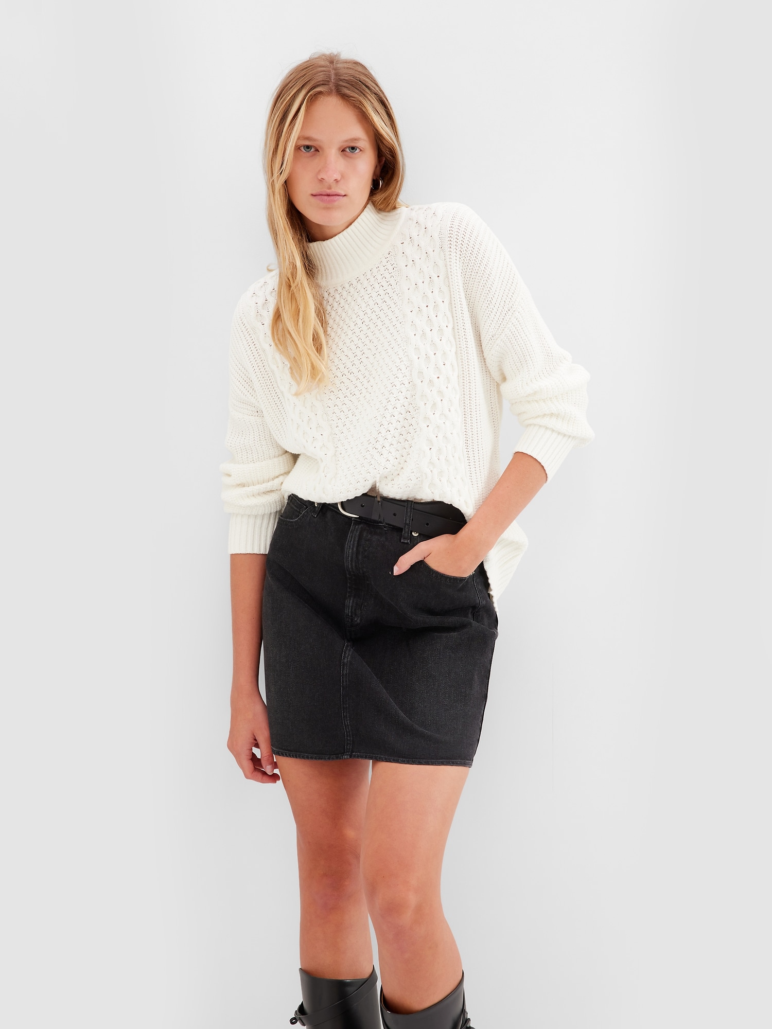 GAP Knitted Sweater With Pattern - Women
