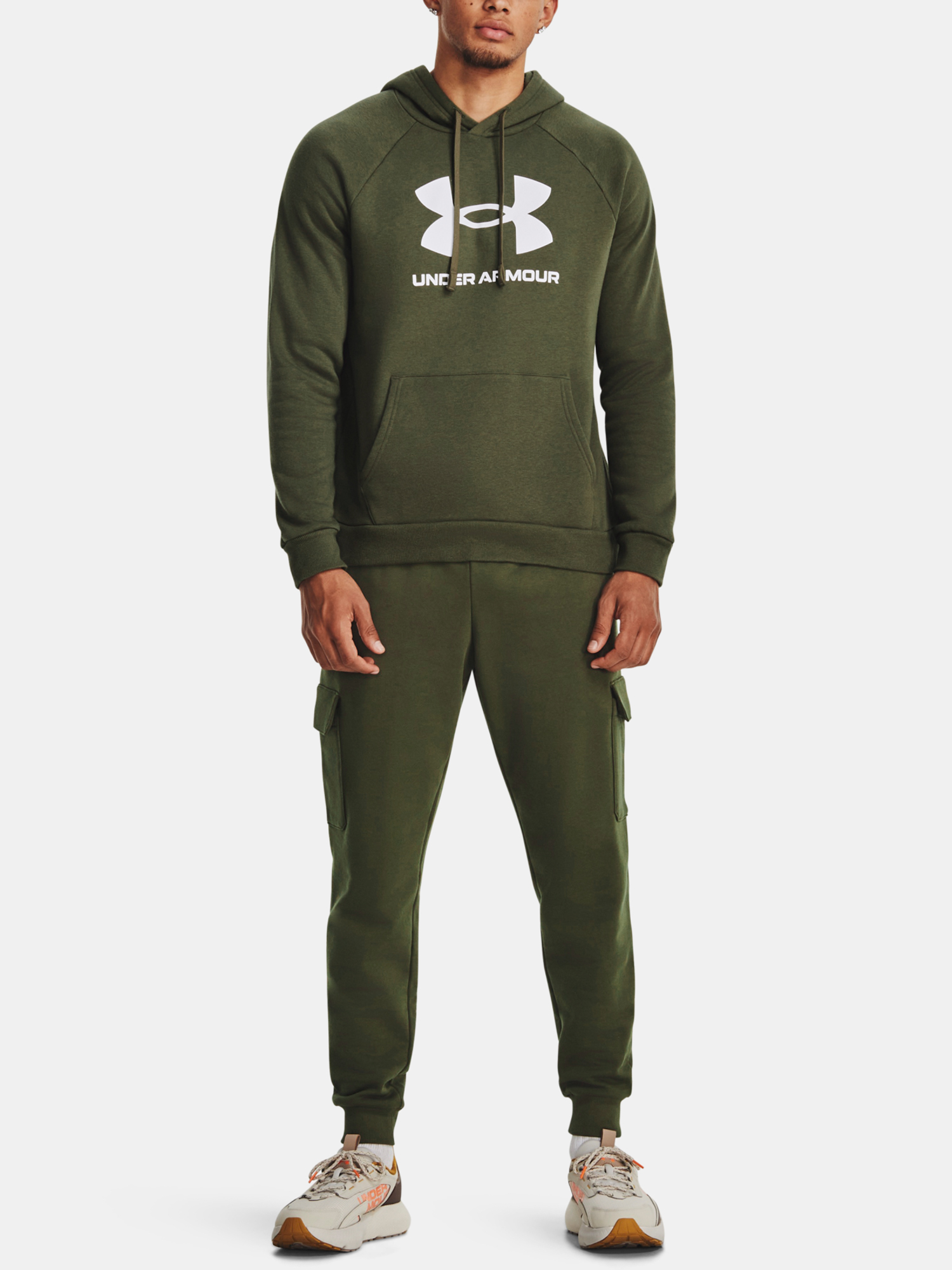 Jachete si tricouri pentru barbati Under Armour - kaki, verde