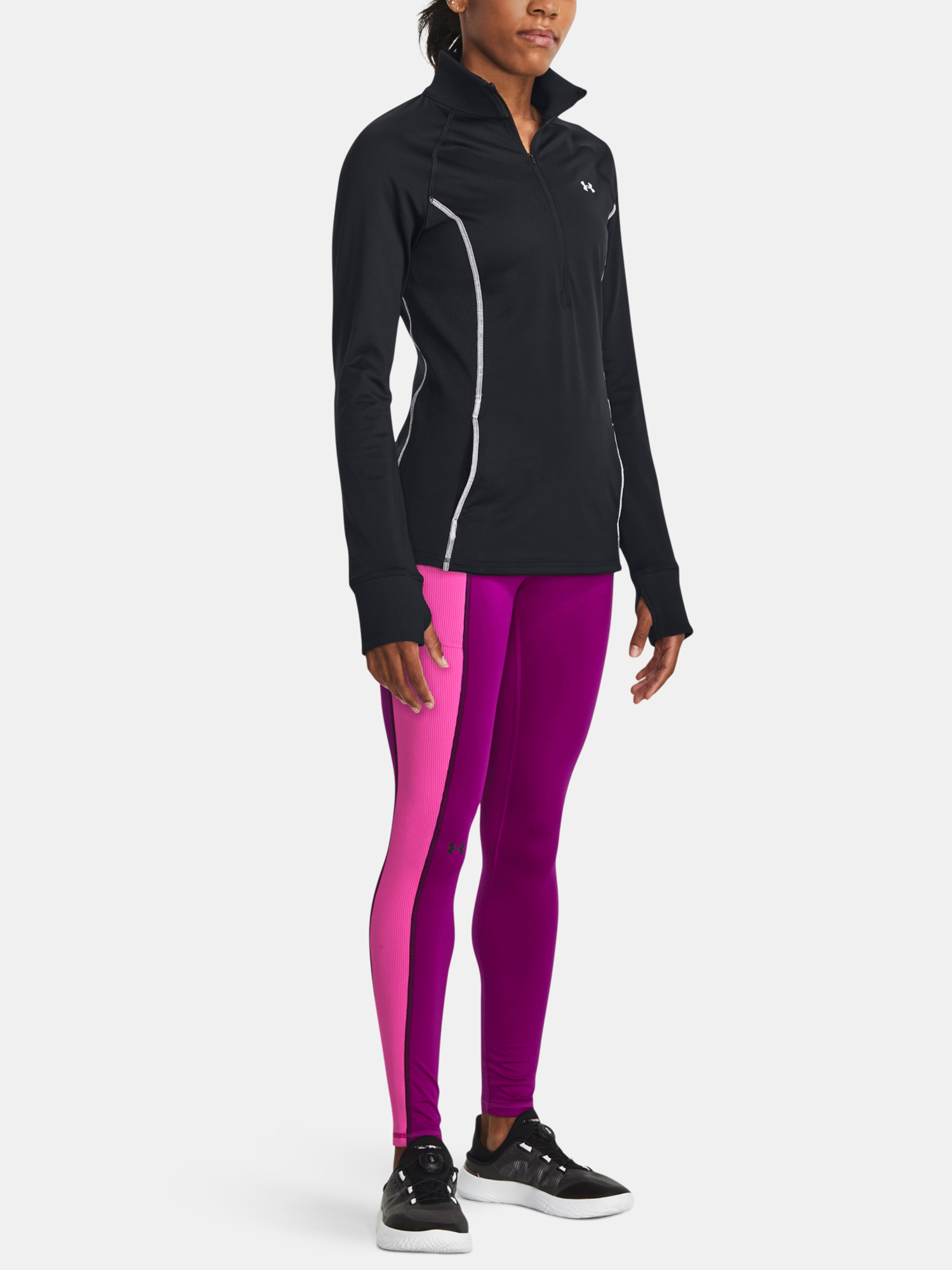 Pantaloni si pantaloni scurti pentru femei Under Armour - mov