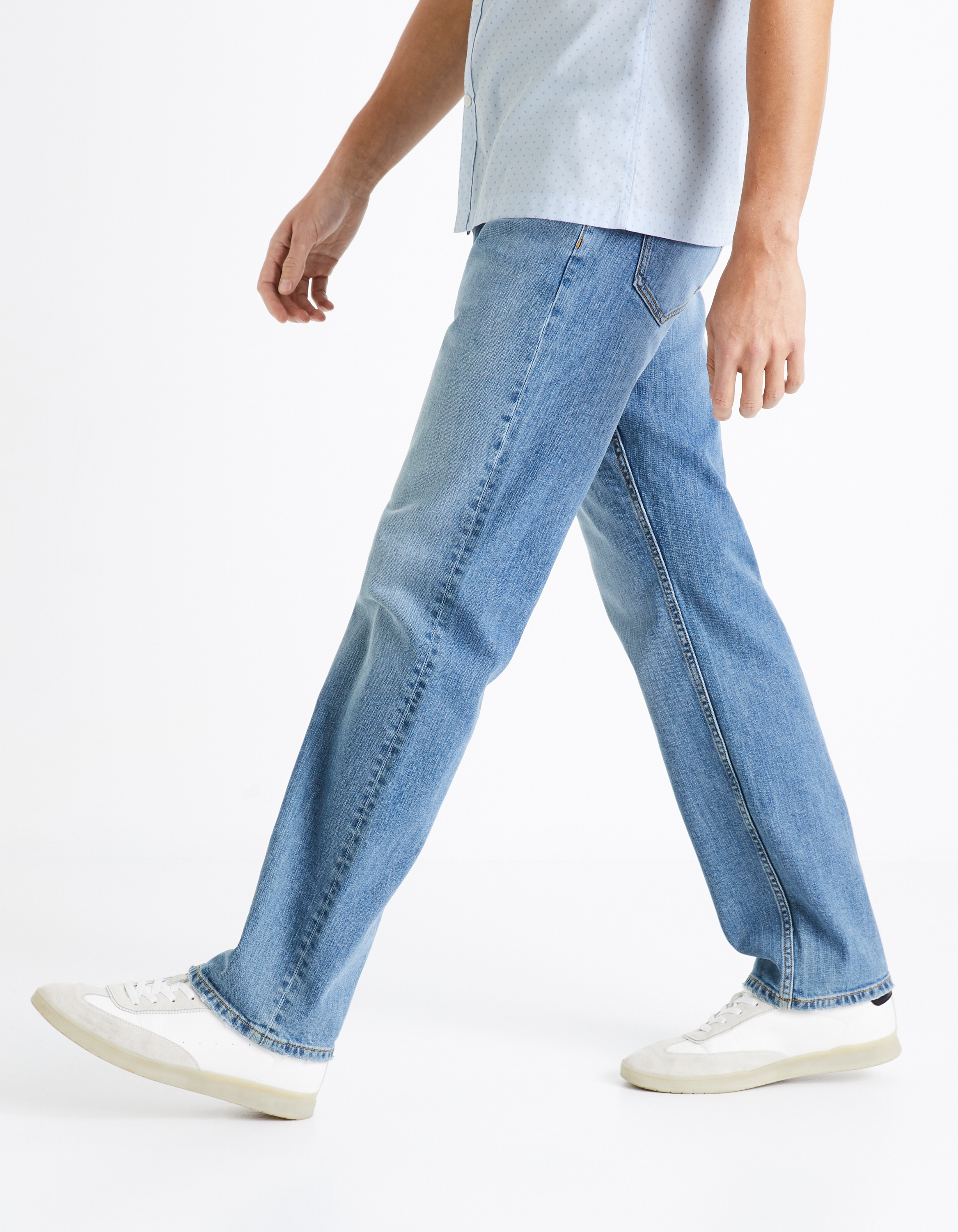 Blugi barbati, Celio