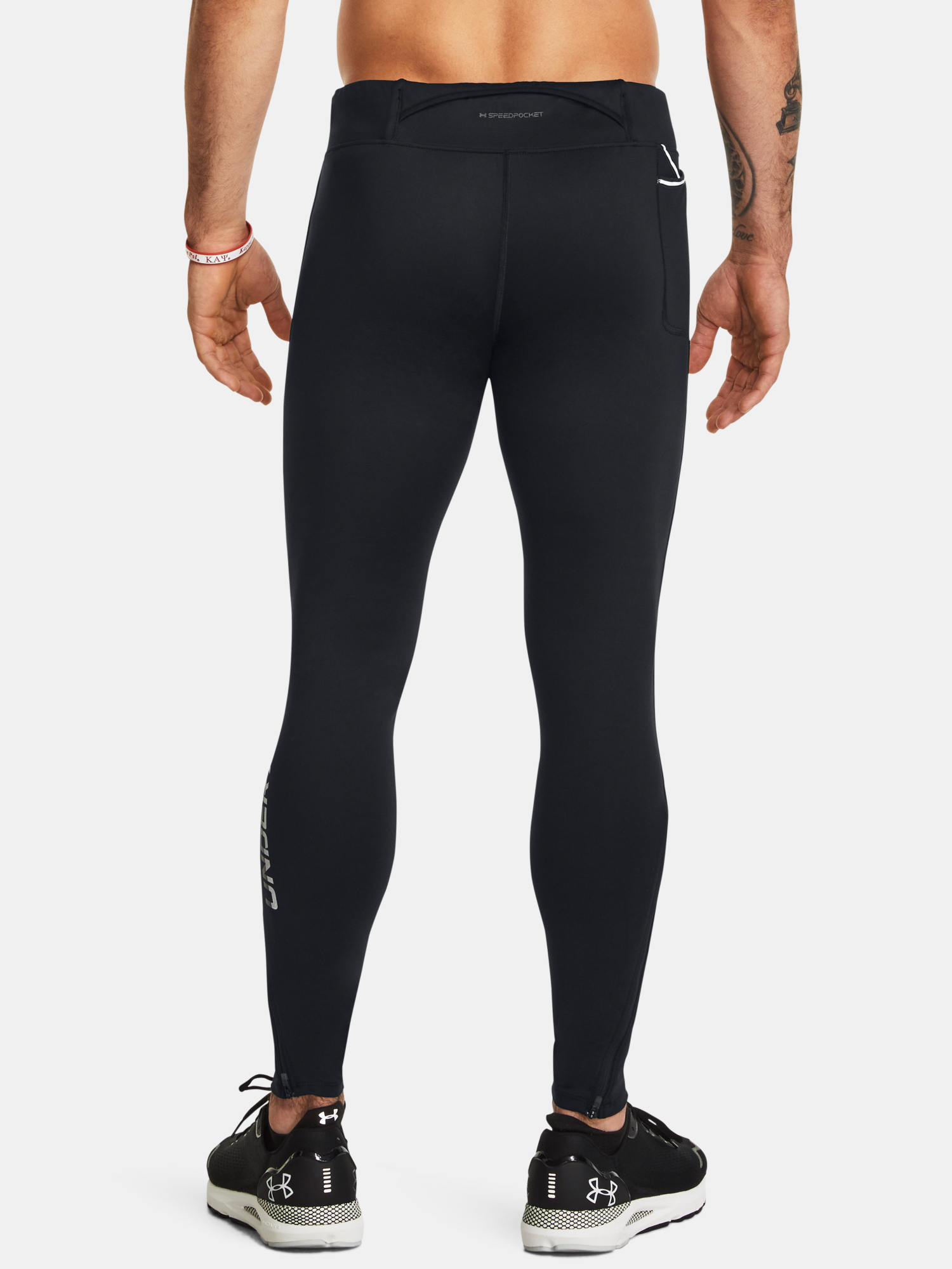 Pantaloni si pantaloni scurti pentru barbati Under Armour - negru