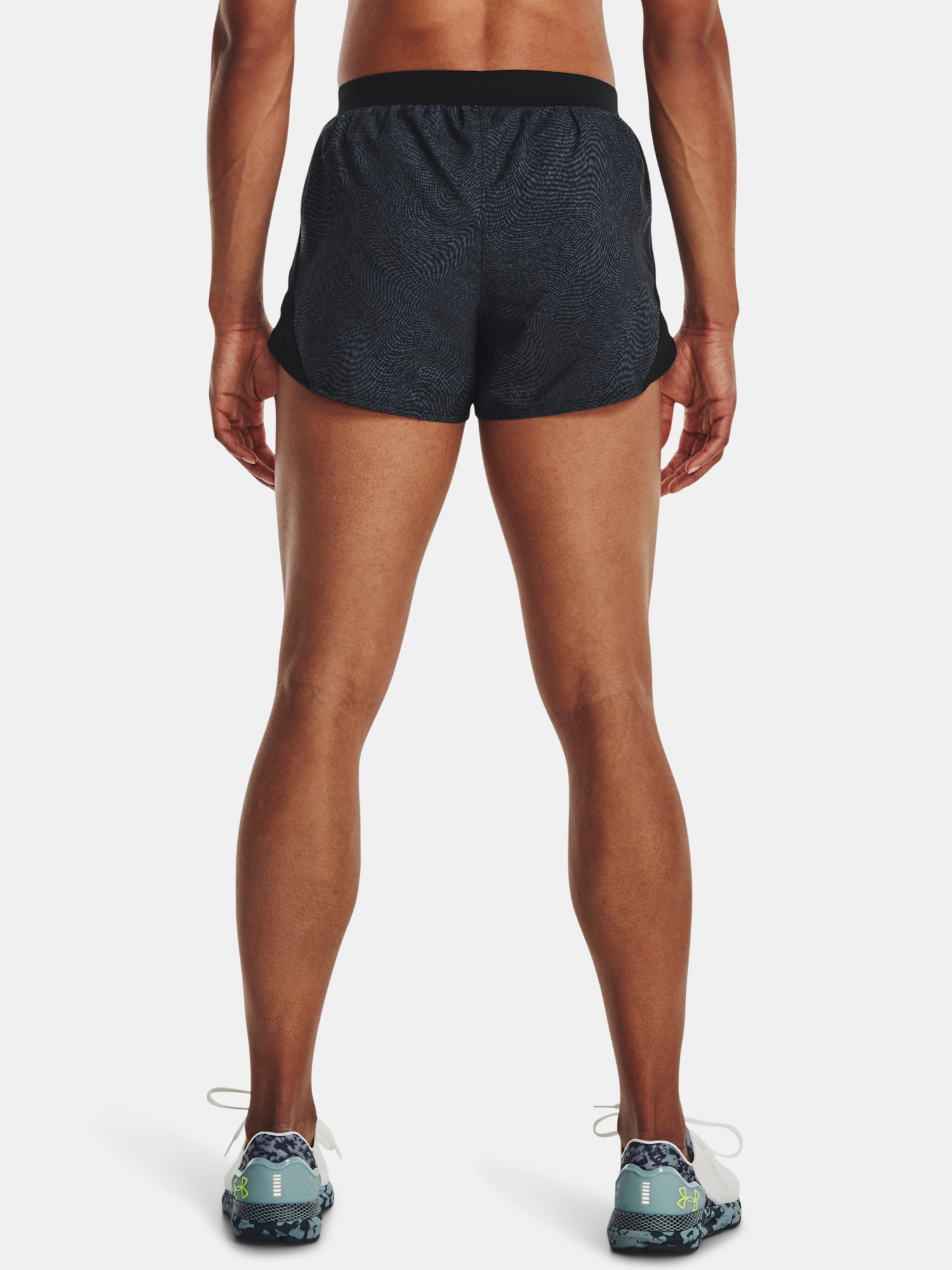 Pantaloni si pantaloni scurti pentru femei Under Armour - negru