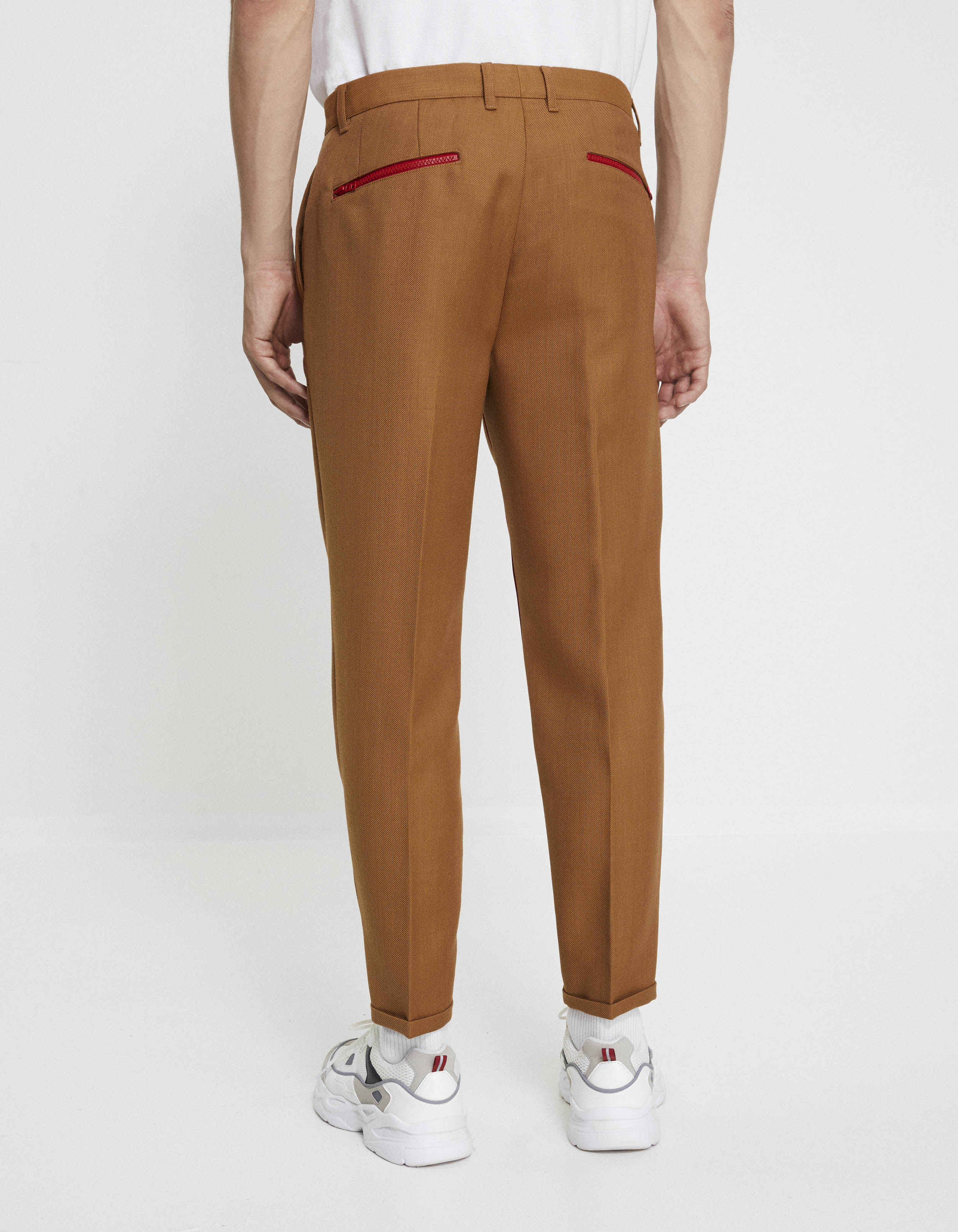 Pantaloni barbati, Celio Brown