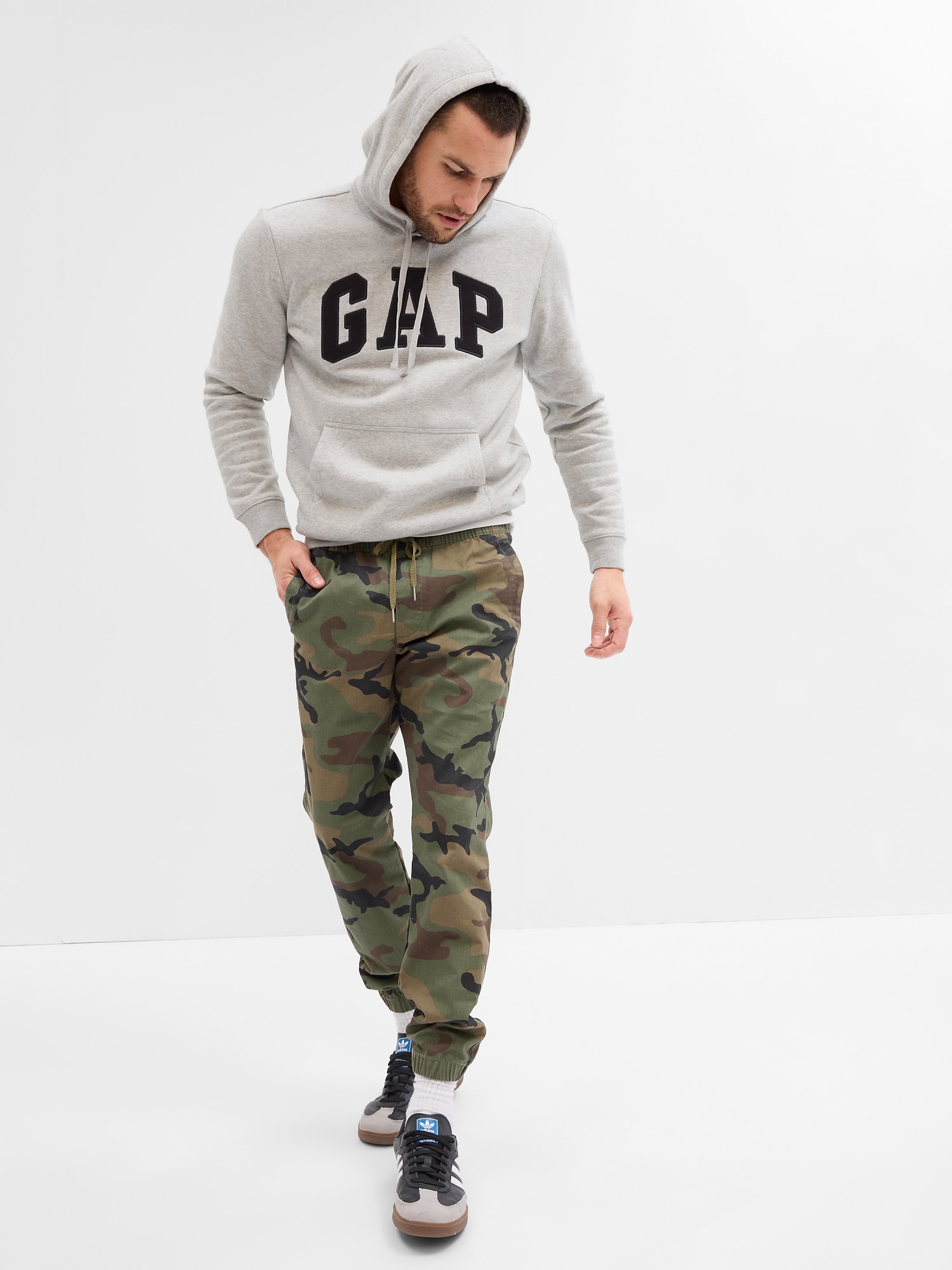 Pantaloni casual pentru barbati GAP - kaki, verde, maro