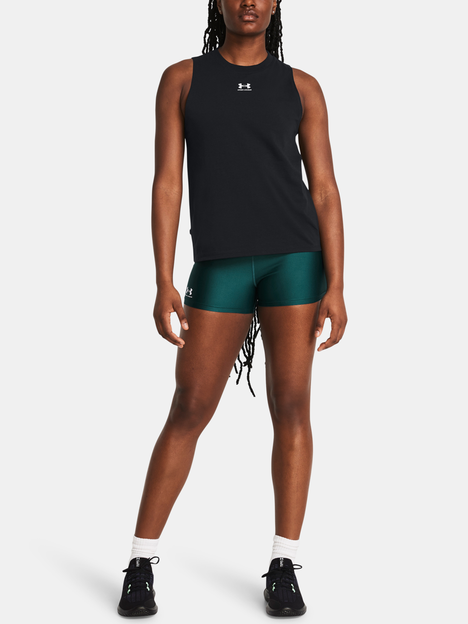 Topuri si tricouri pentru femei Under Armour - negru