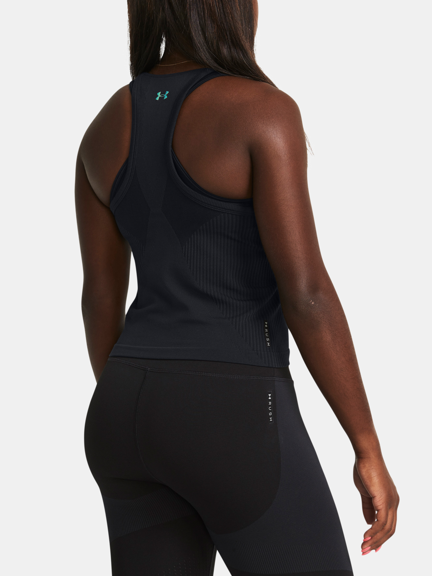 Topuri si tricouri pentru femei Under Armour - negru