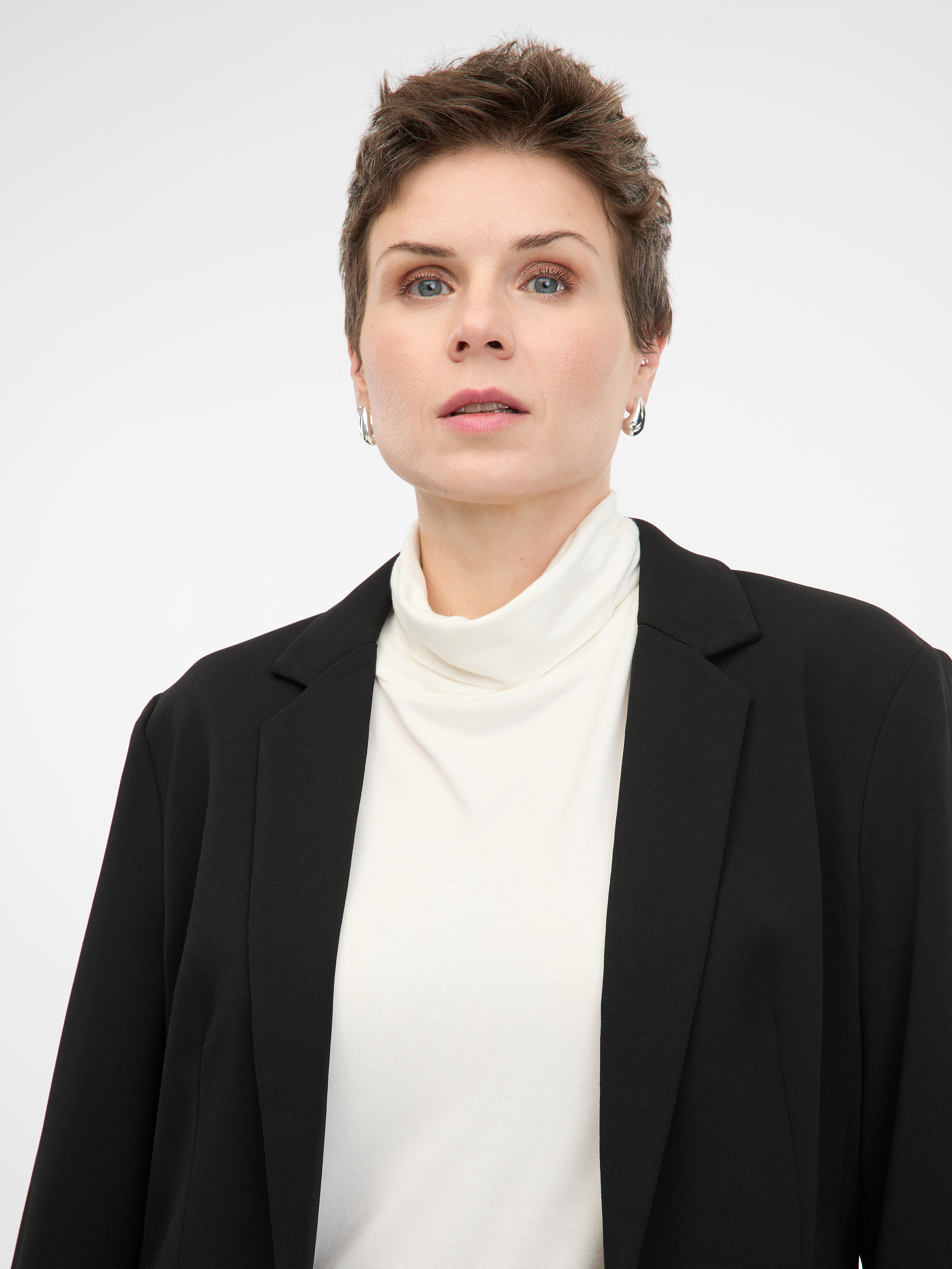 Sacouri si blazere pentru femei ORSAY - negru