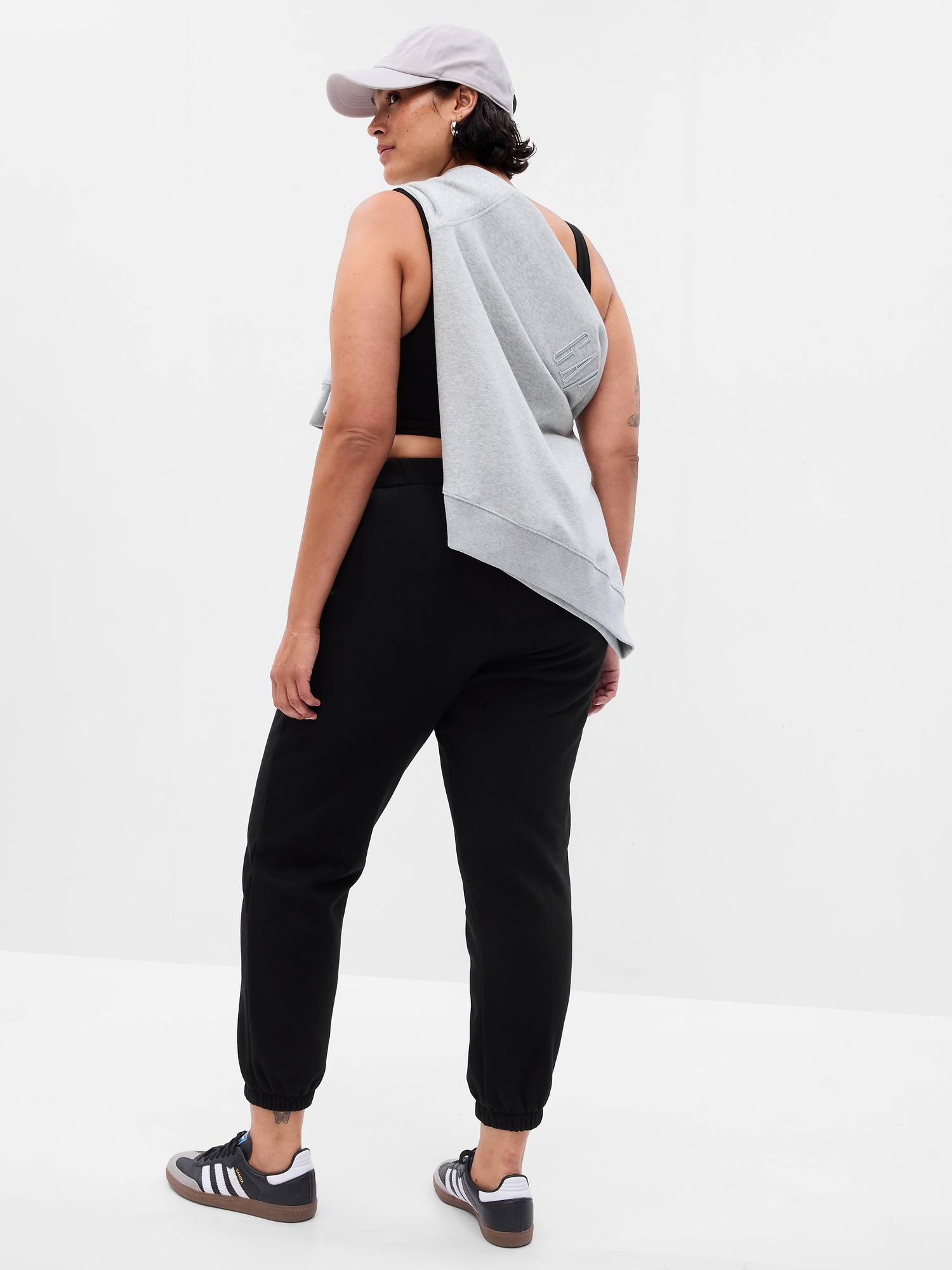 Pantaloni sport pentru femei GAP - negru