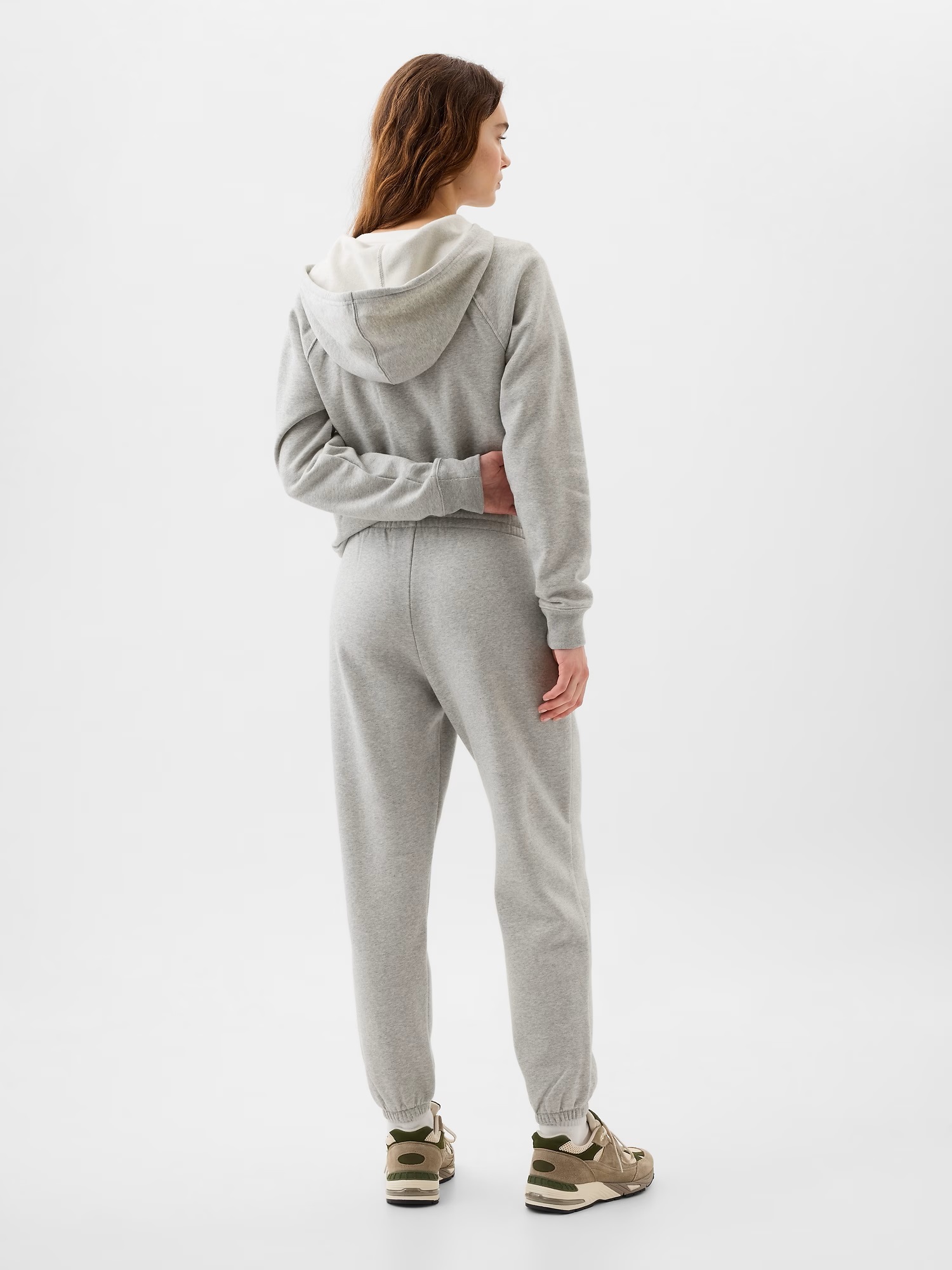 Pantaloni sport pentru femei GAP - gri deschis