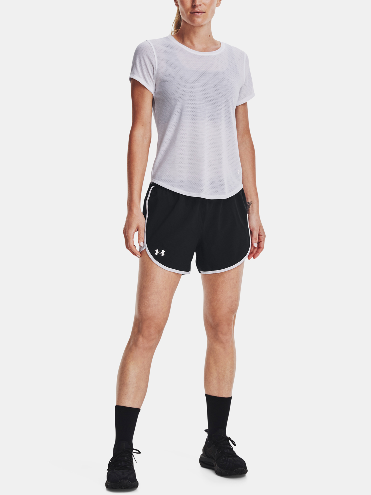 Pantaloni si pantaloni scurti pentru femei Under Armour - negru