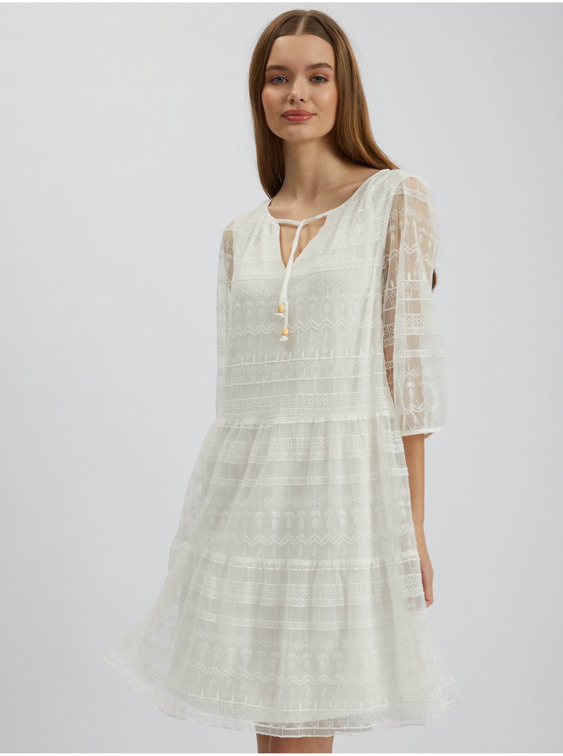 Levně Orsay Bílé dámské krajkové šaty - Dámské