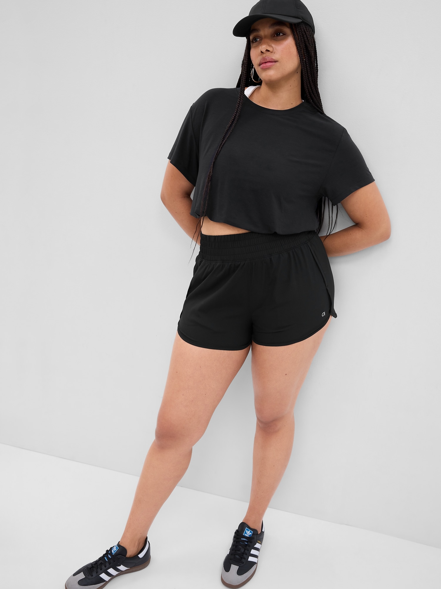 Pantaloni si pantaloni scurti pentru femei GAP - negru