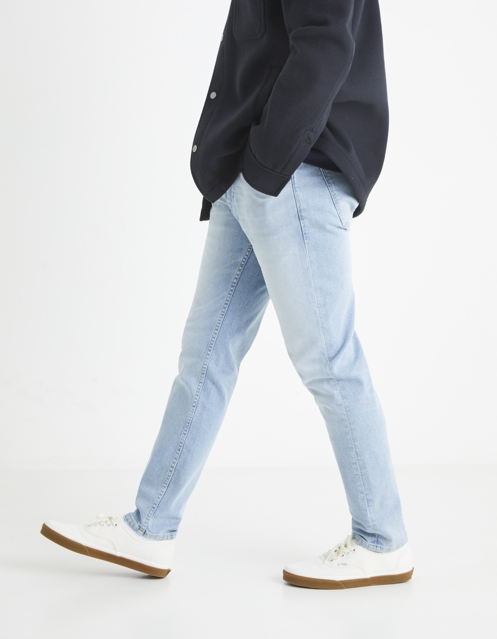 Blugi barbati, Celio