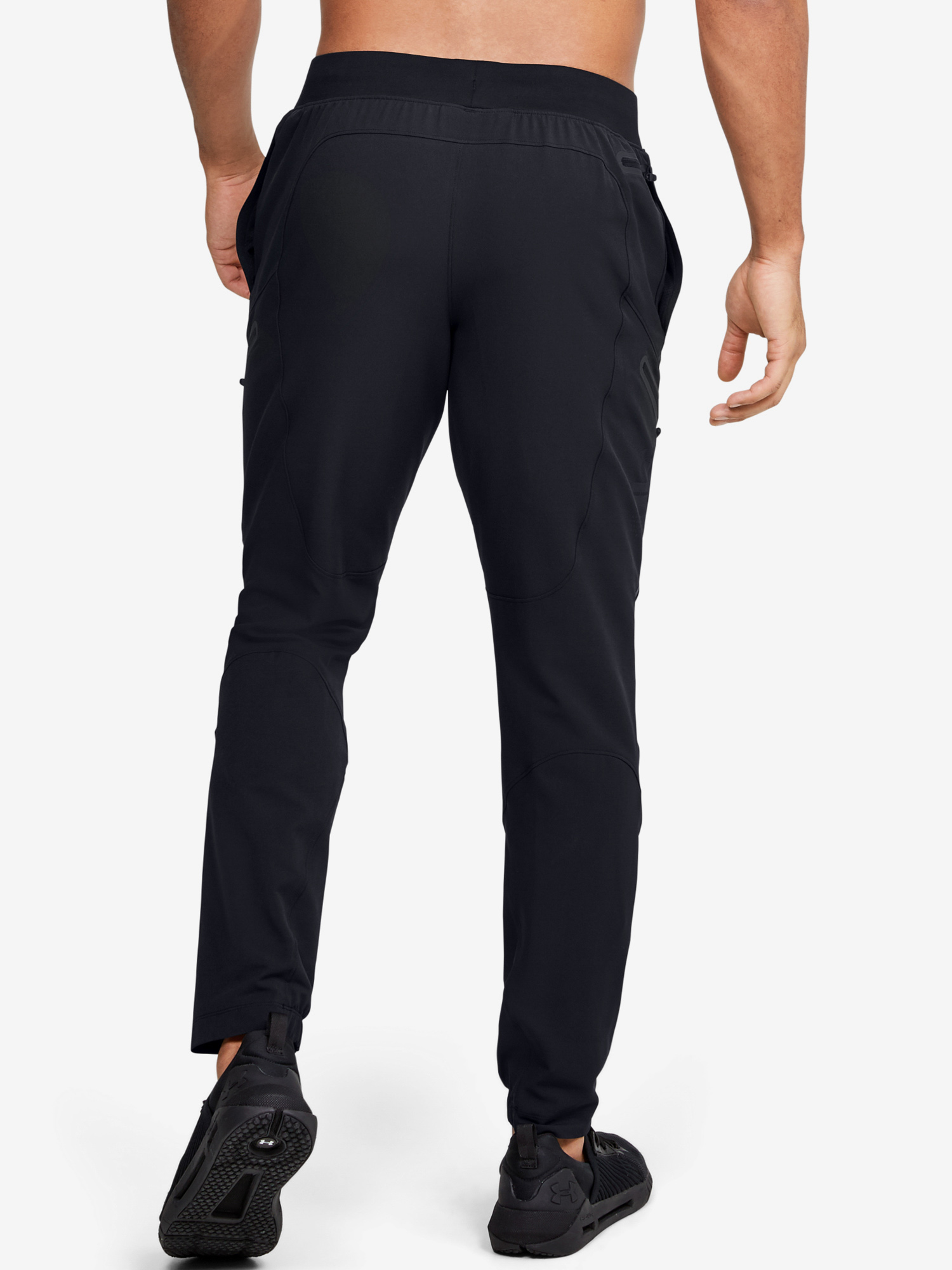 Pantaloni barbati, Under Armour