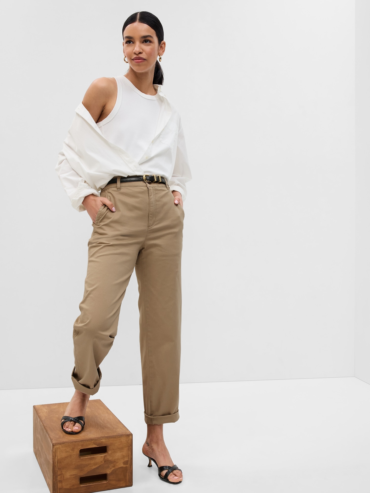 GAP Kalhoty girlfriend khaki high rise - Dámské