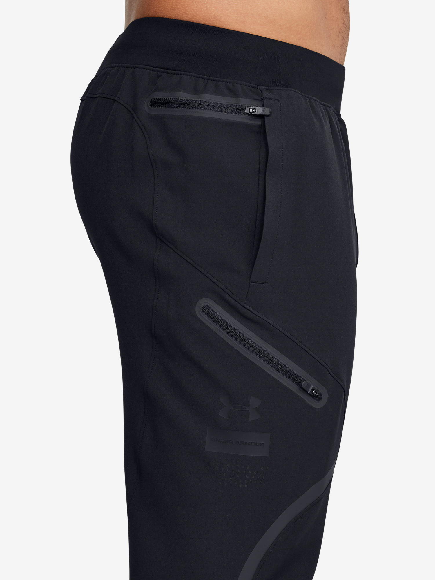 Pantaloni barbati, Under Armour