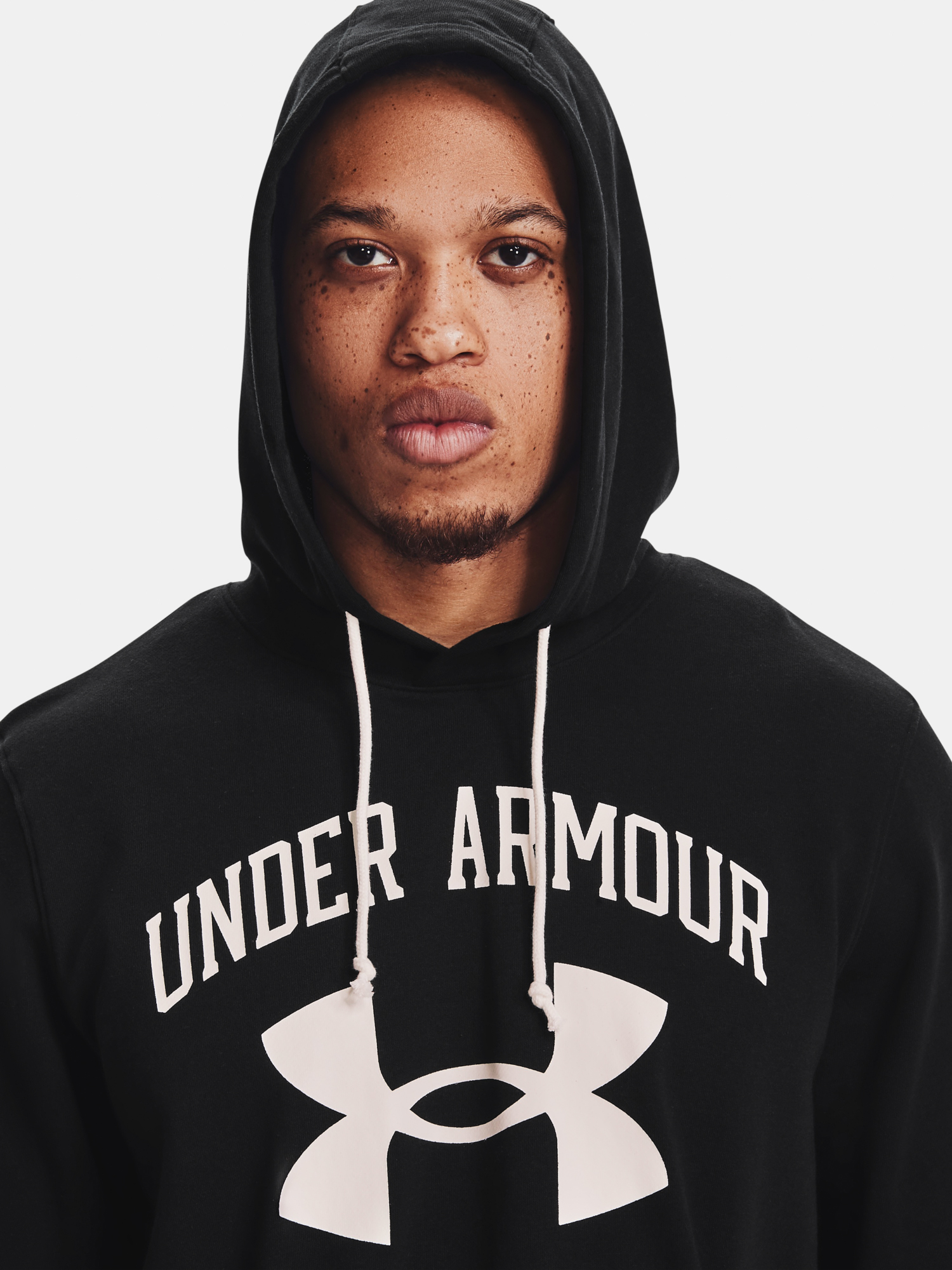 Jachete si tricouri pentru barbati Under Armour