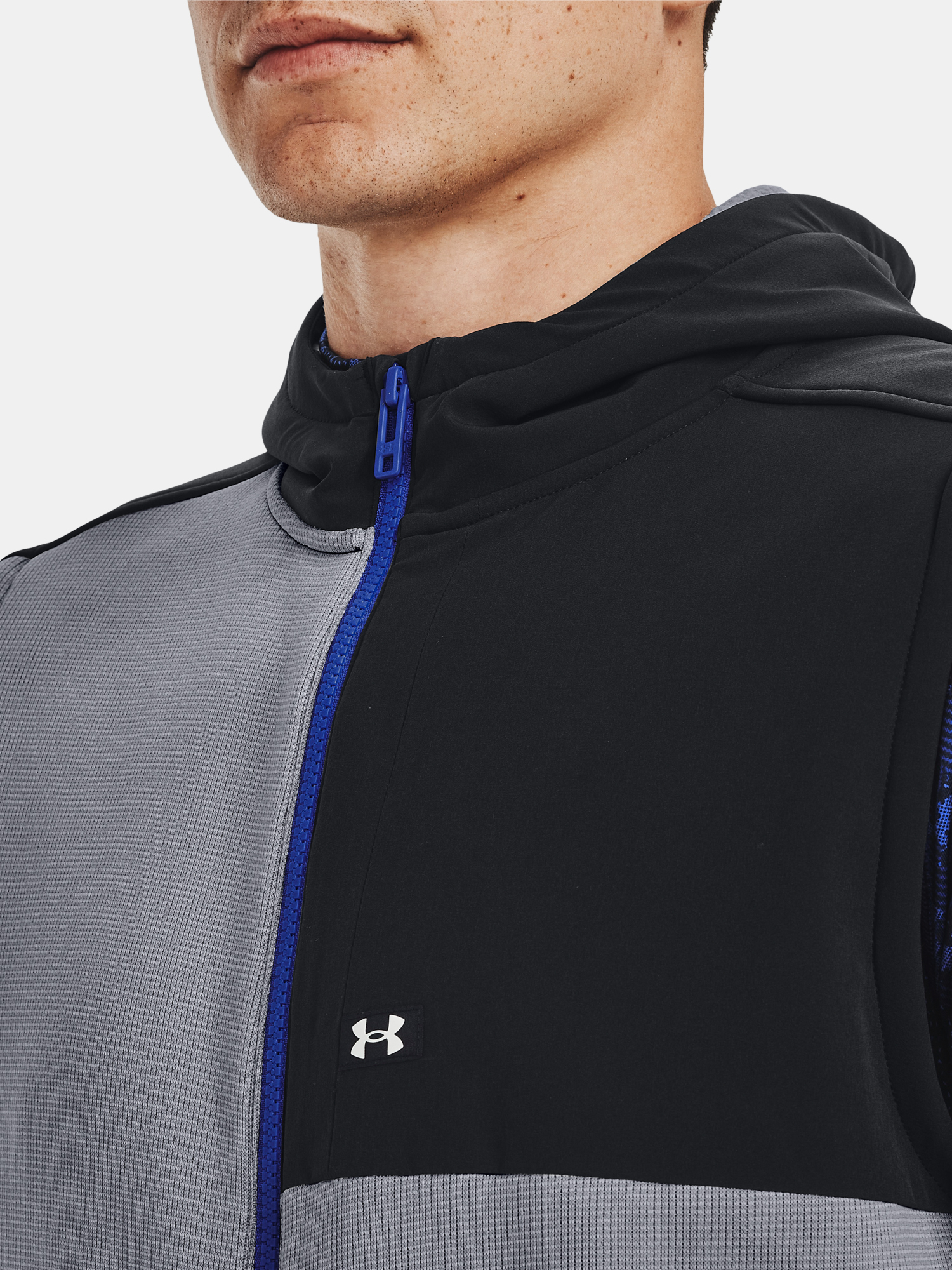 Jachete si tricouri pentru barbati Under Armour - gri