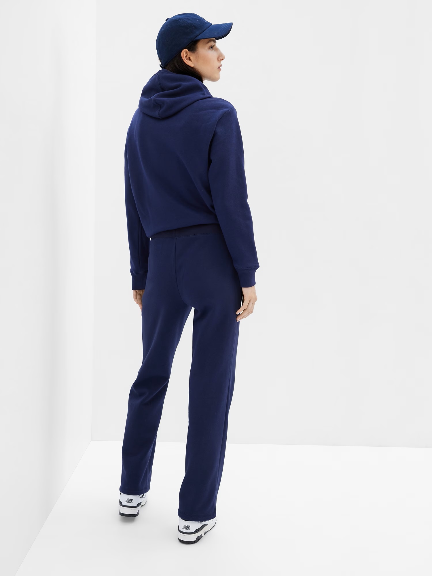 Straight sweatpants with GAP logo - Women
