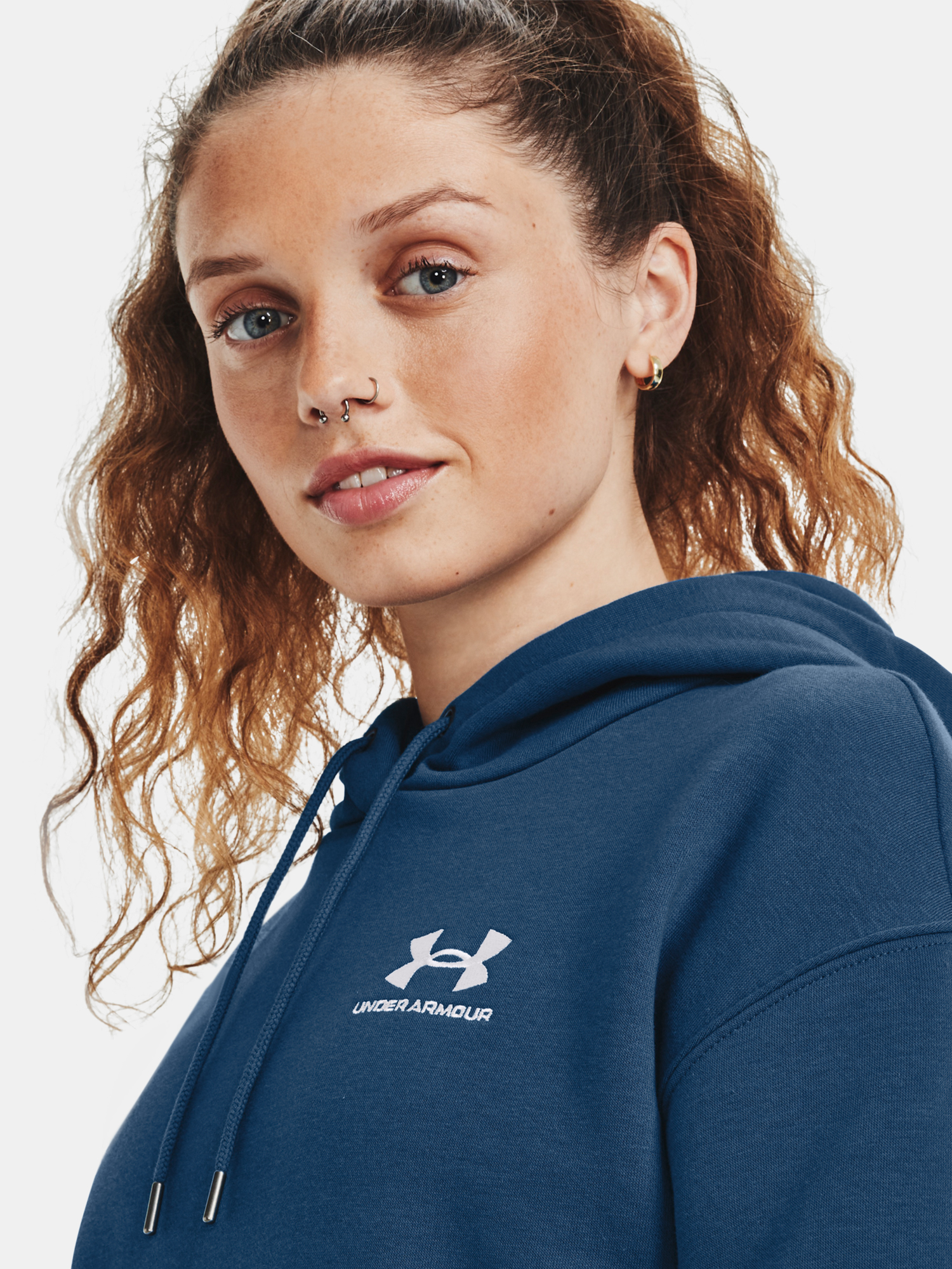 Jachete si tricouri pentru femei Under Armour - albastru inchis