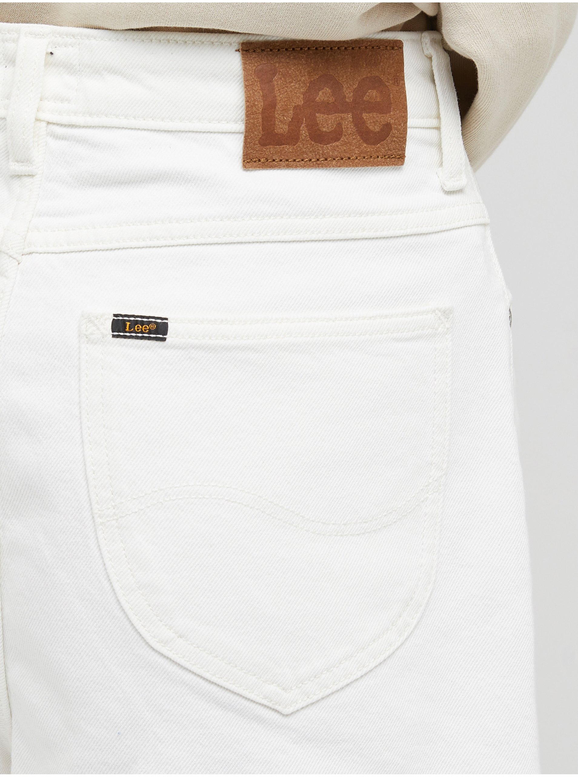 Pantaloni scurti de dama, Lee