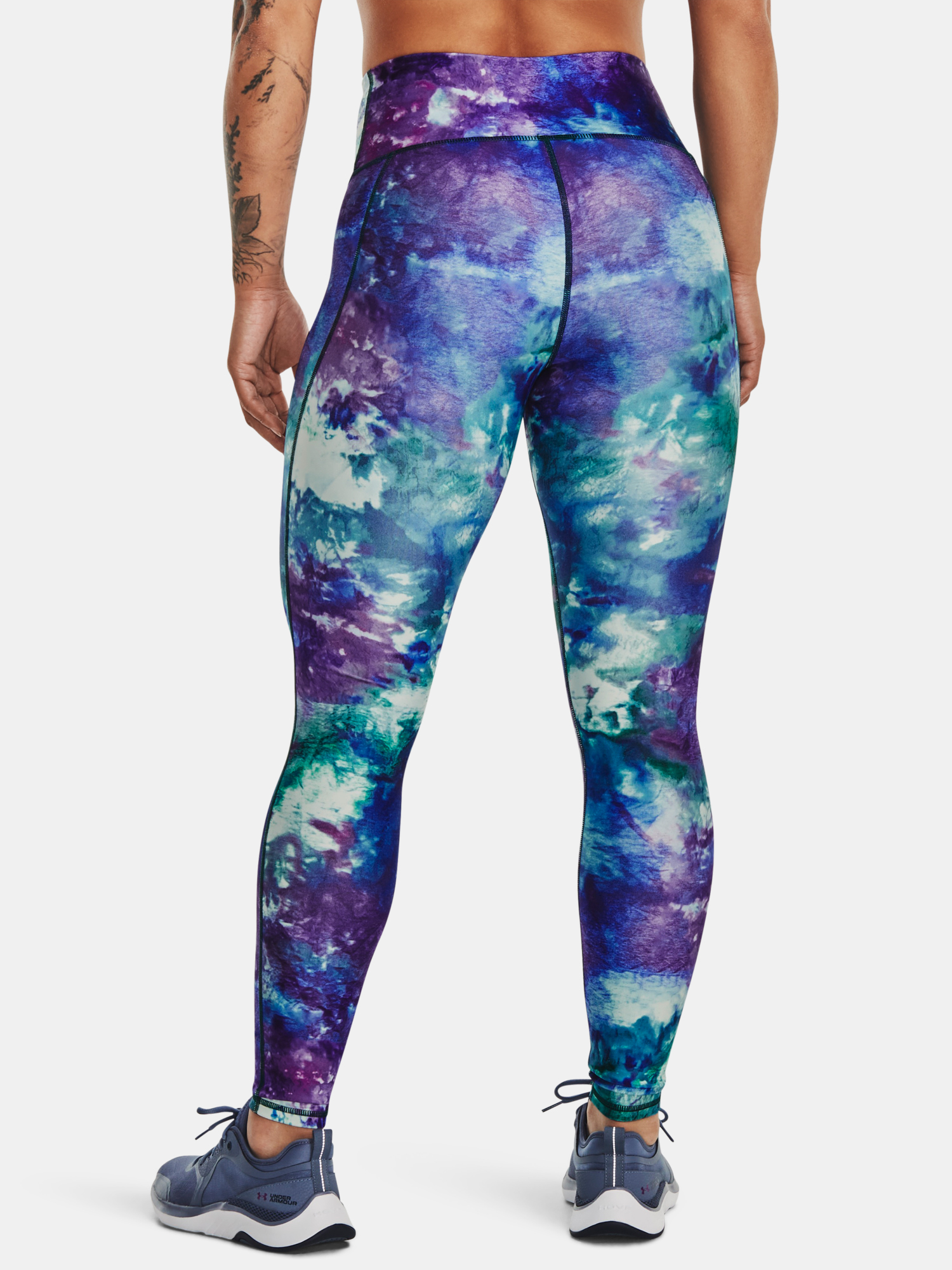 Pantaloni si pantaloni scurti pentru femei Under Armour - mov