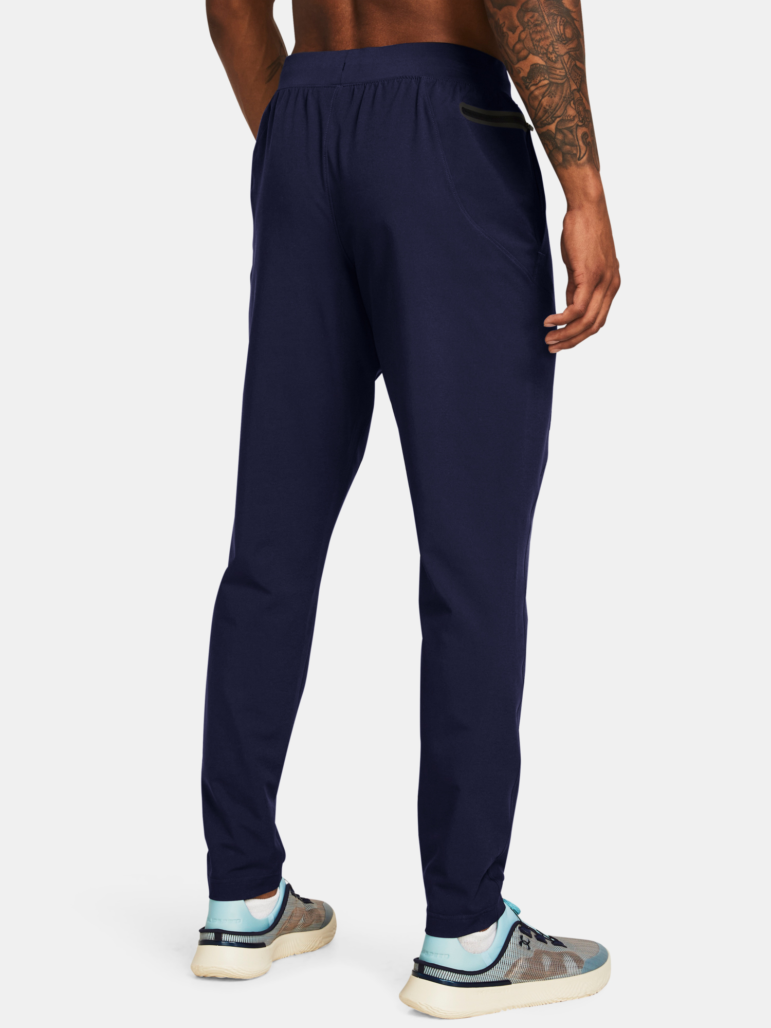 Pantaloni si pantaloni scurti pentru barbati Under Armour - albastru inchis