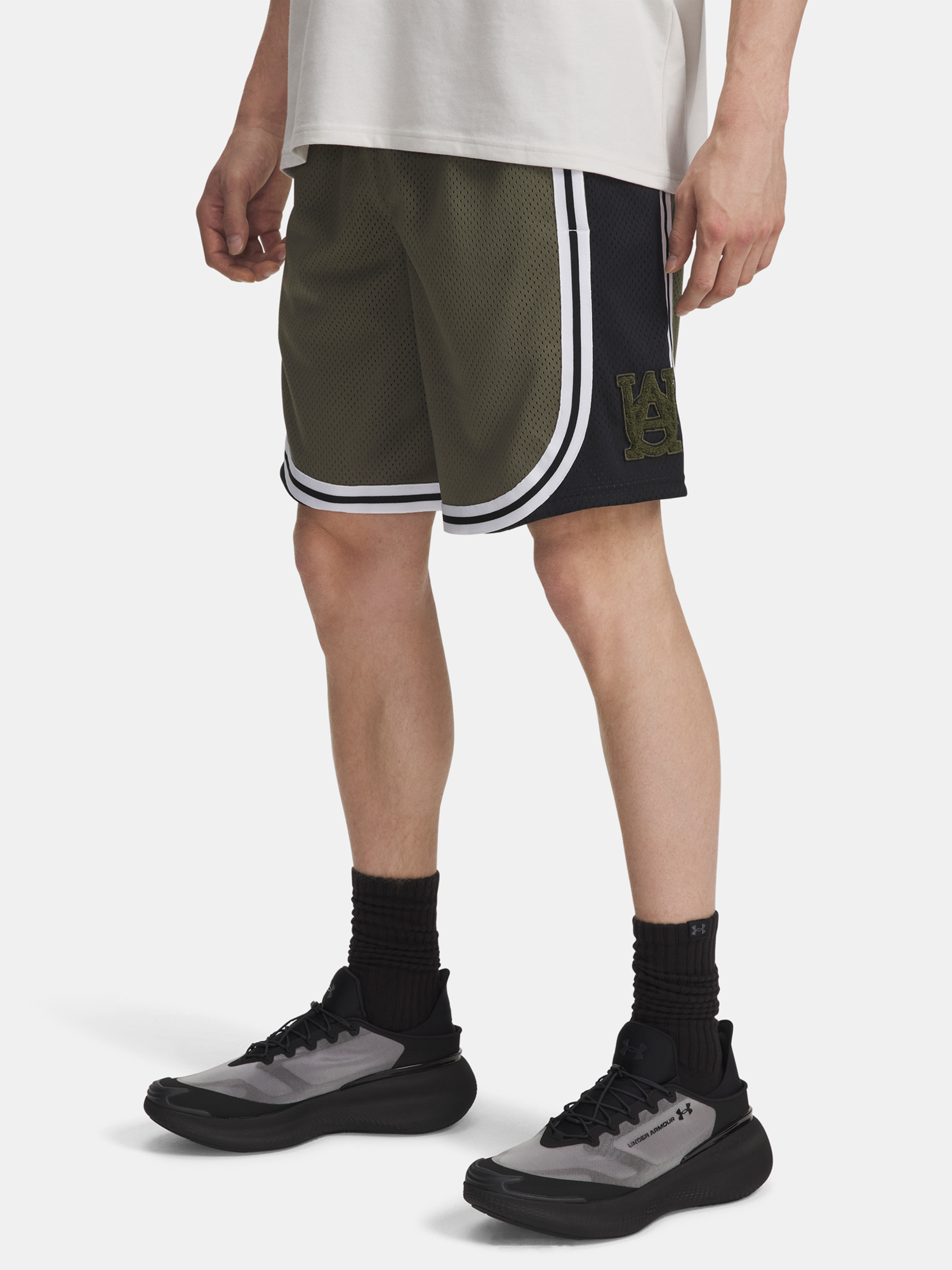 Mens Shorts Under Armour UA M Courtside Short-GRN - Mens