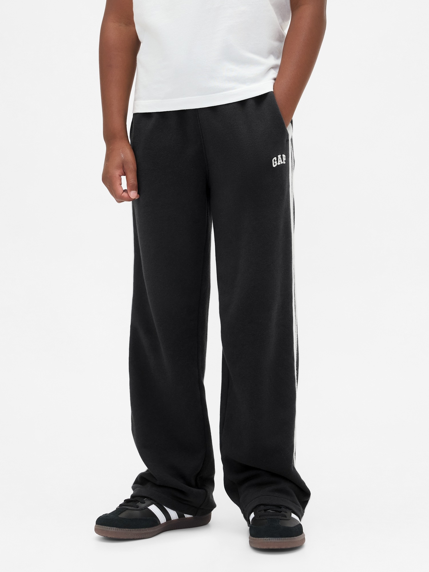 GAP Children&#039;s sweatpants with logo - Boys