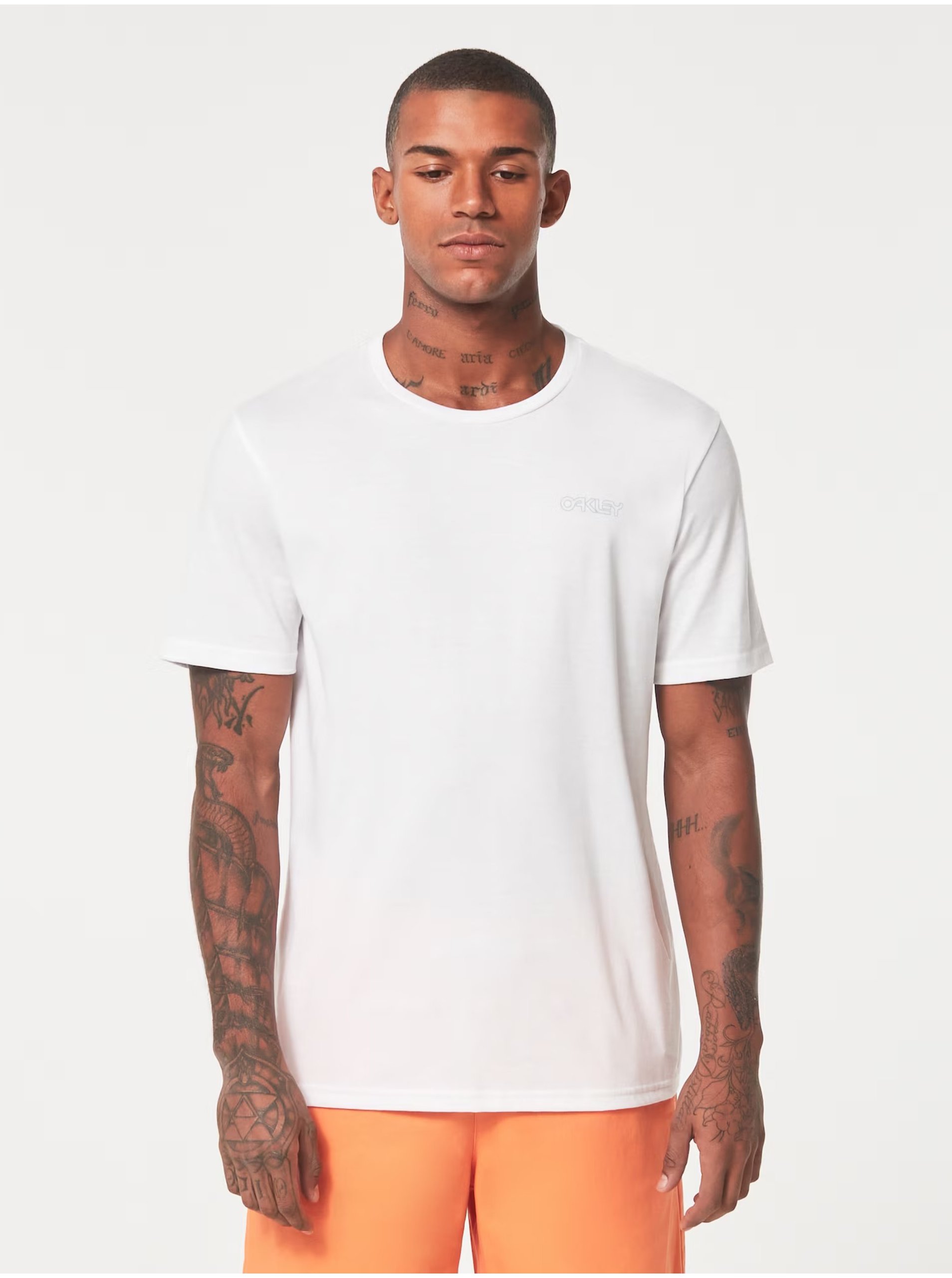 Levně Bílé pánské tričko s potiskem na zádech Oakley - Pánské