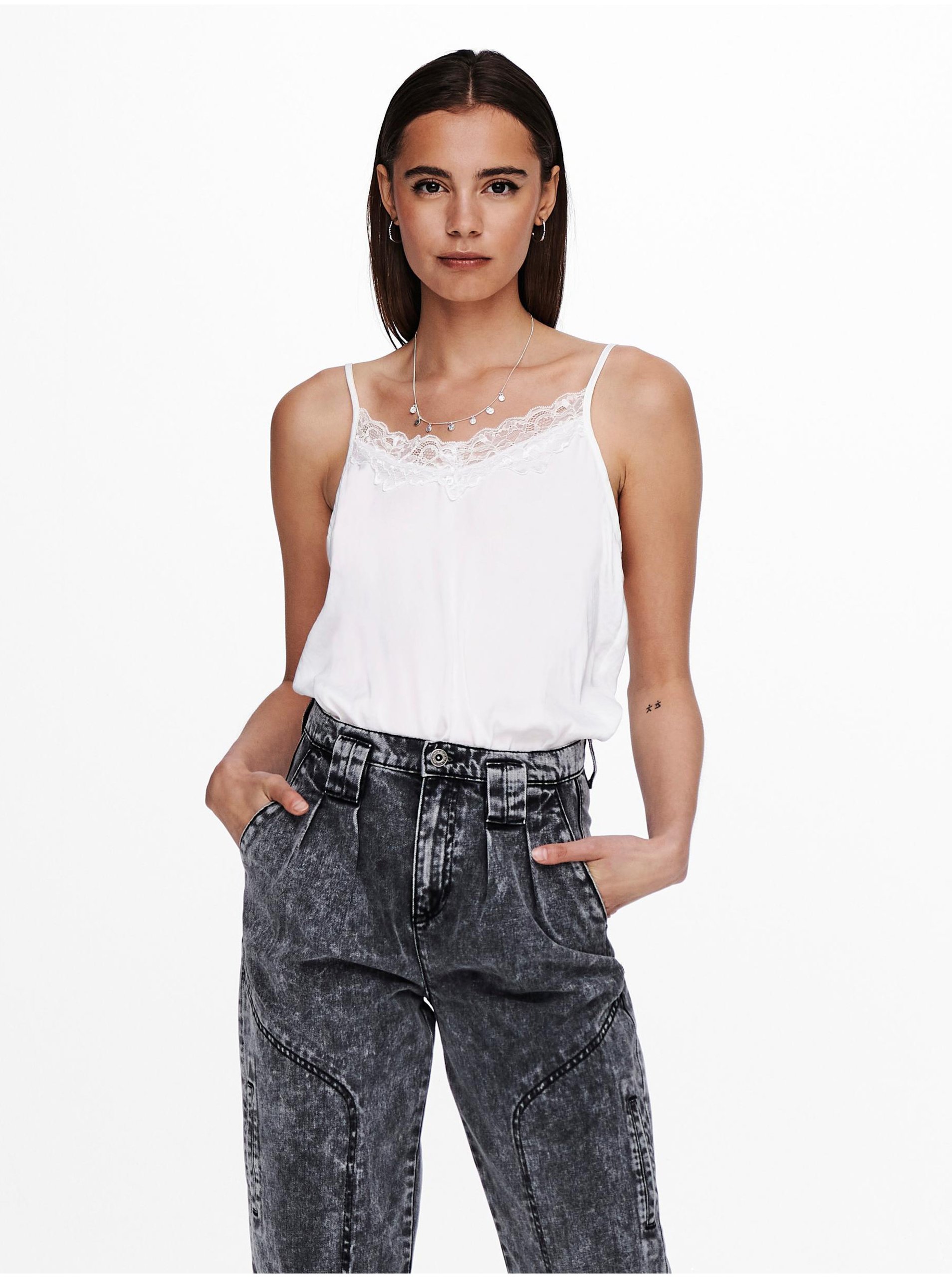 Maiouri pentru femei JDY - alb