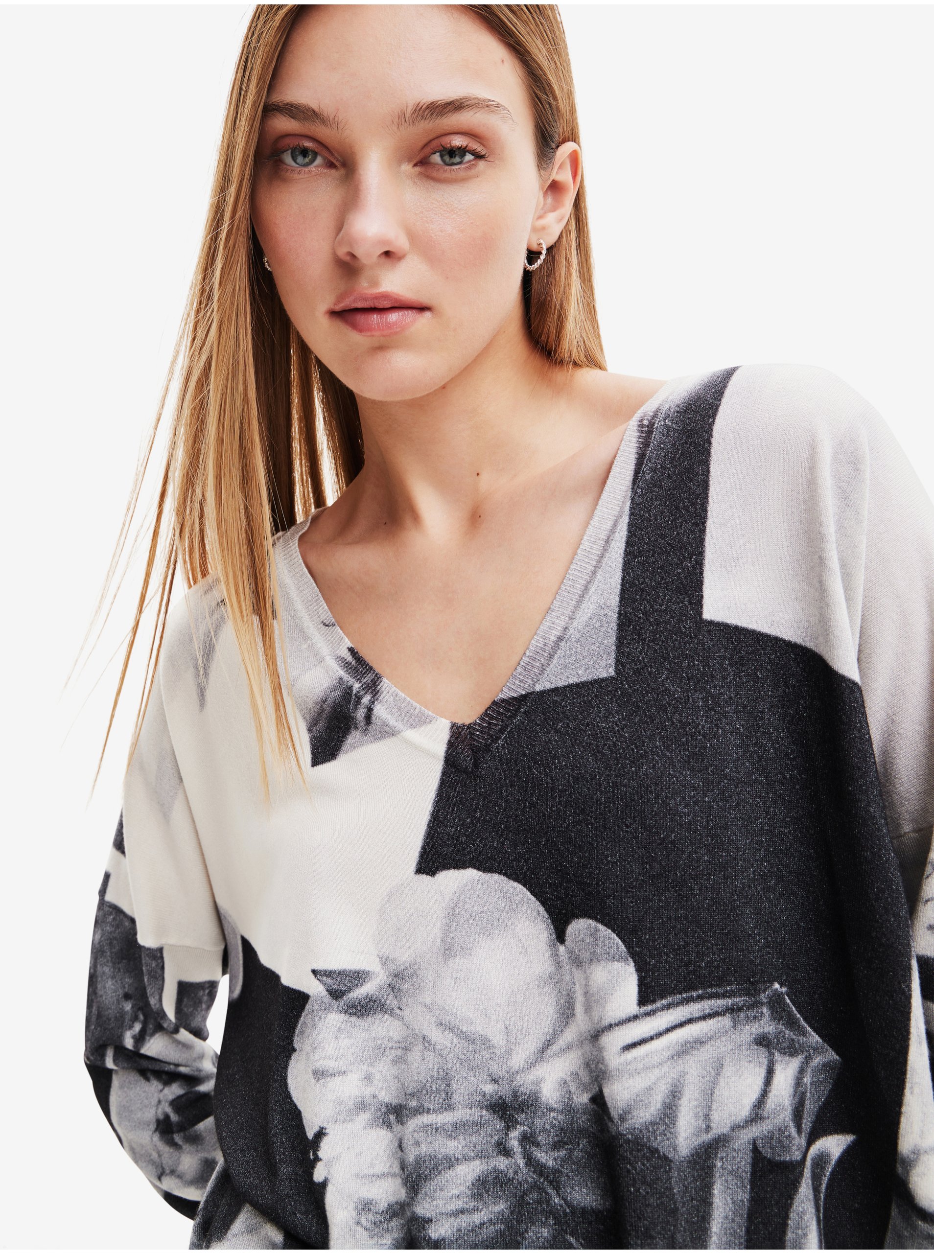 Pulovere pentru femei Desigual - gri, crem