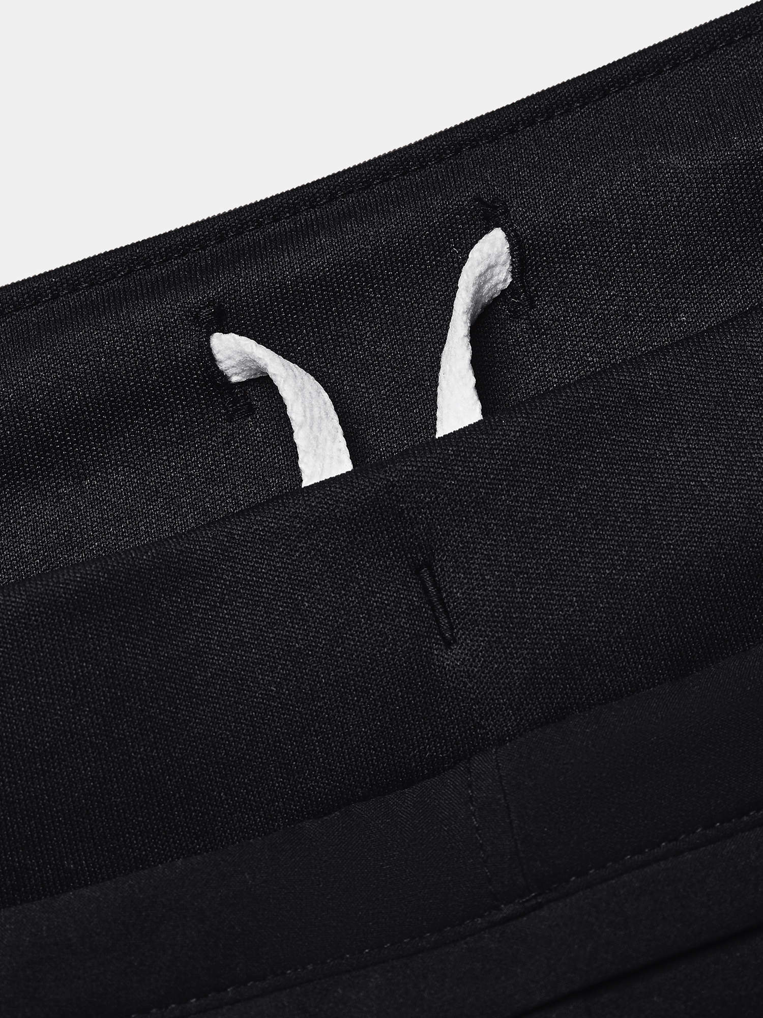 Pantaloni si pantaloni scurti pentru femei Under Armour - negru