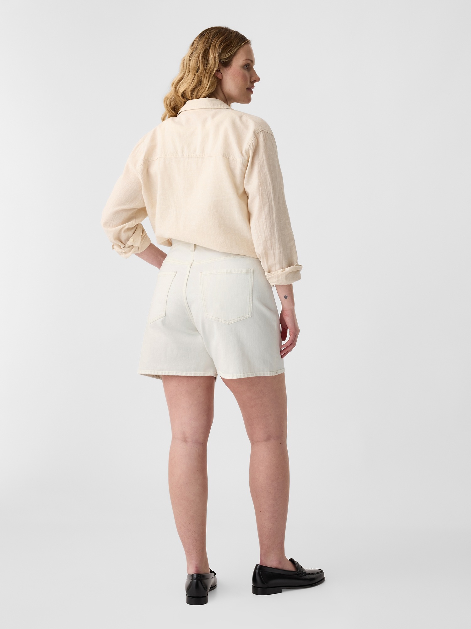 Pantaloni scurti pentru femei GAP - alb