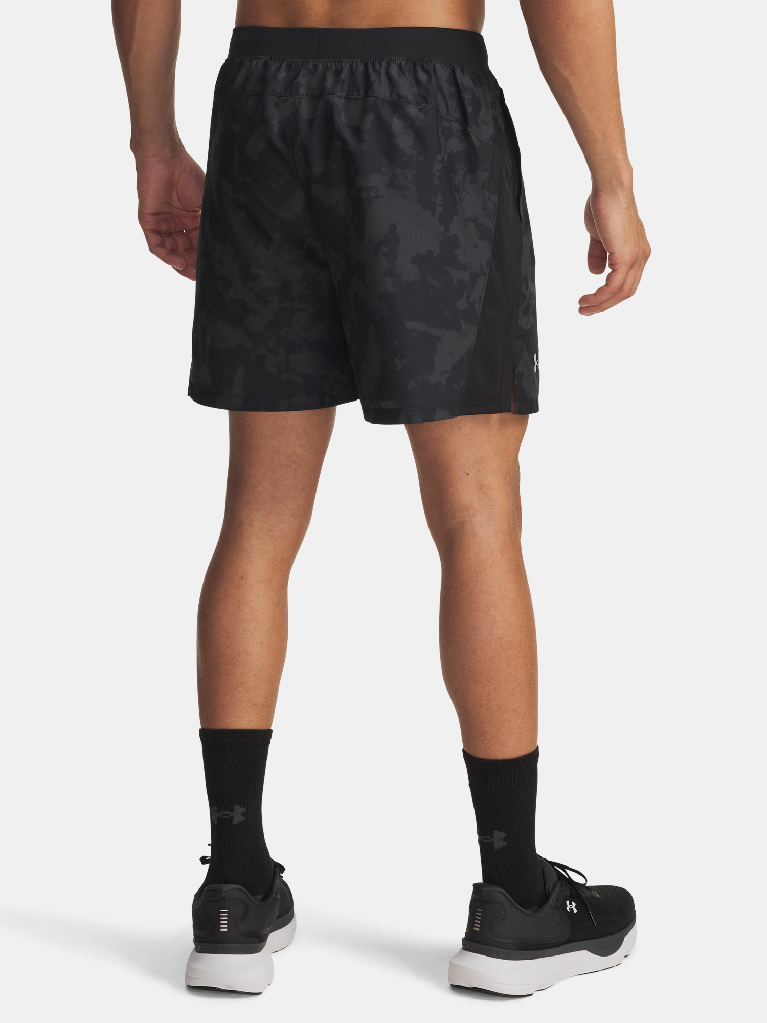 Men&#039;s shorts Under Armour UA LAUNCH 7&#039;&#039; PRINT SHORTS-GRY - Men&#039;s