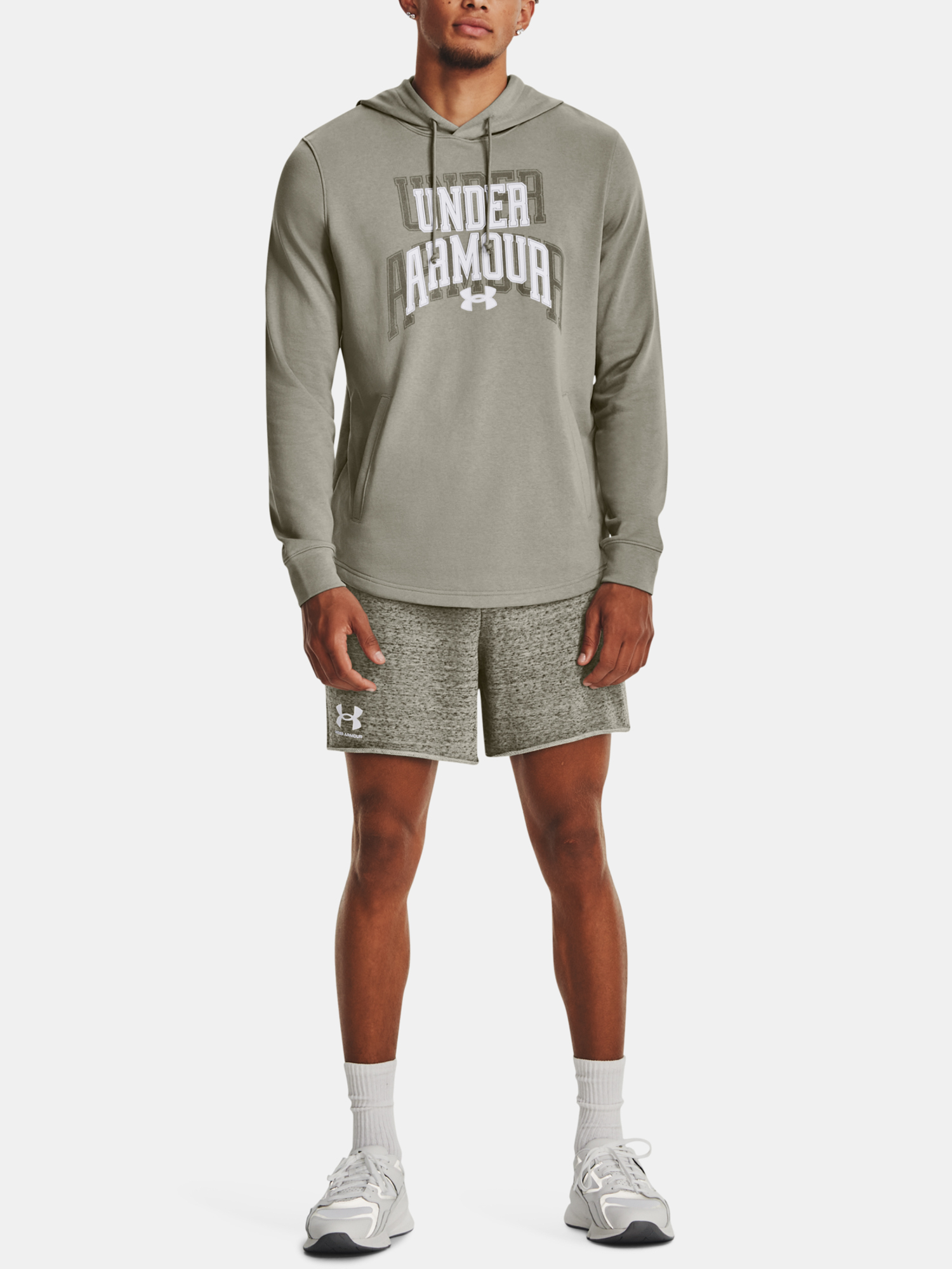 Jachete si tricouri pentru barbati Under Armour - verde deschis
