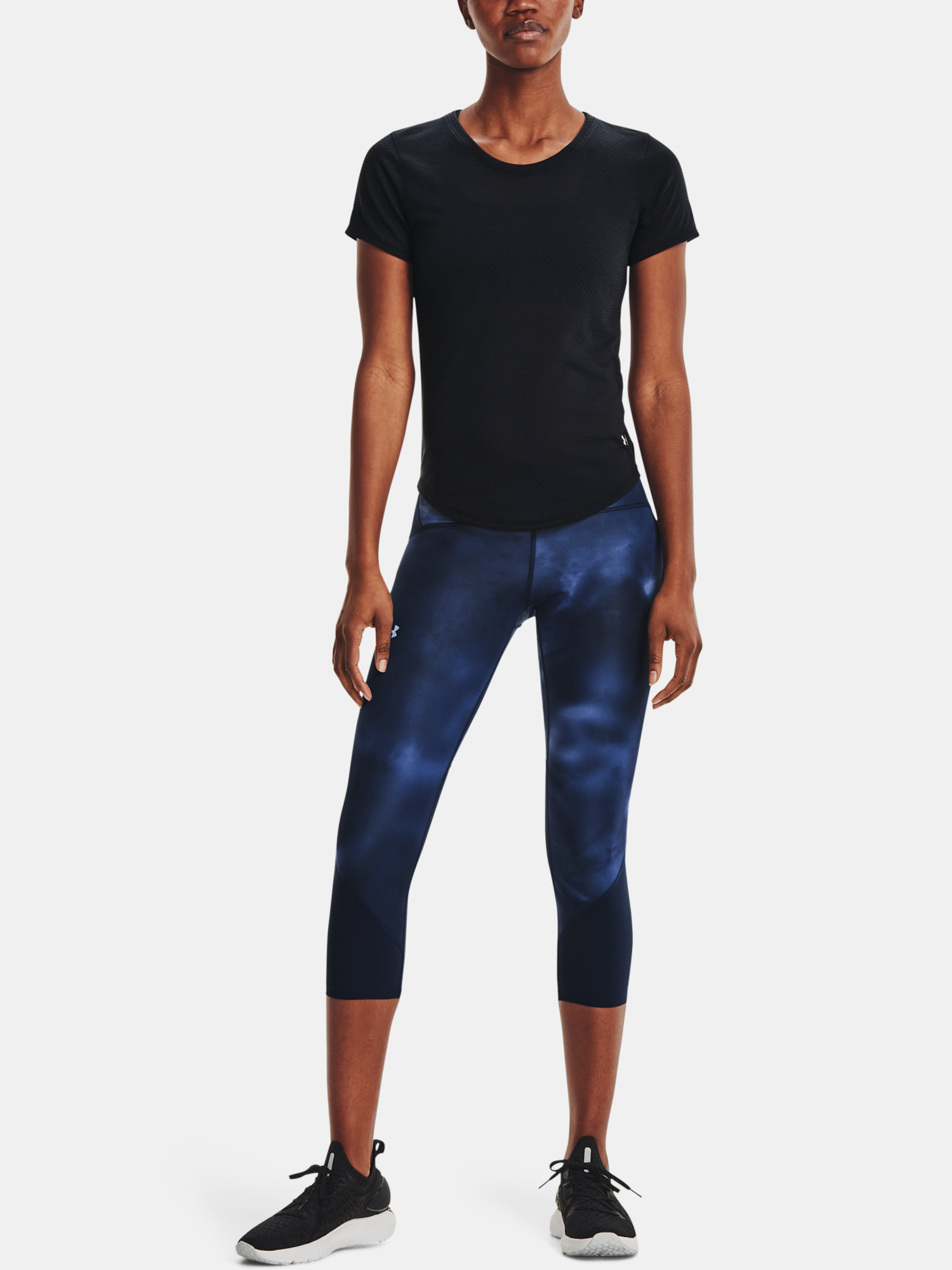 Topuri si tricouri pentru femei Under Armour