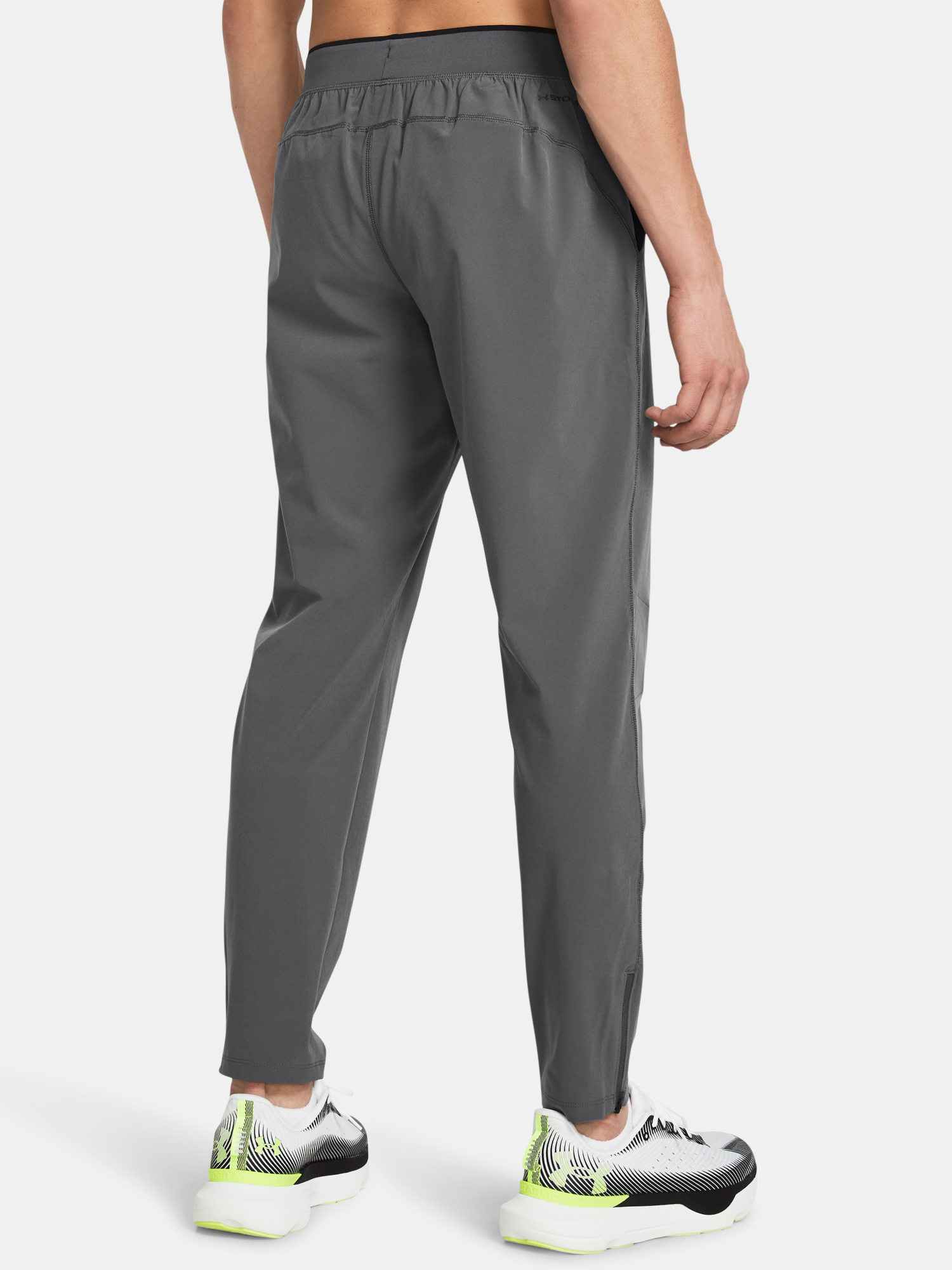 Pantaloni si pantaloni scurti pentru barbati Under Armour - gri