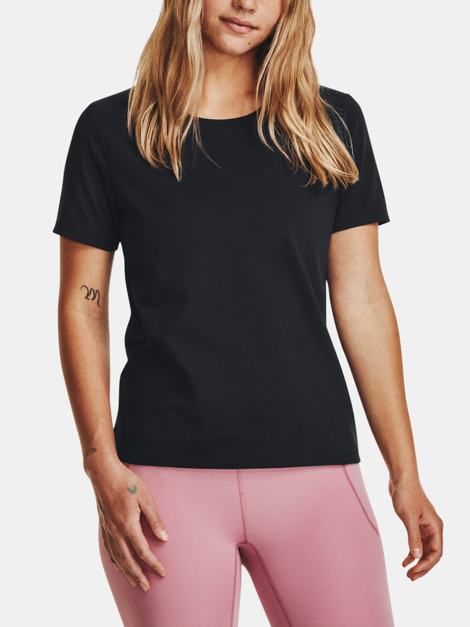 Topuri si tricouri pentru femei Under Armour - negru