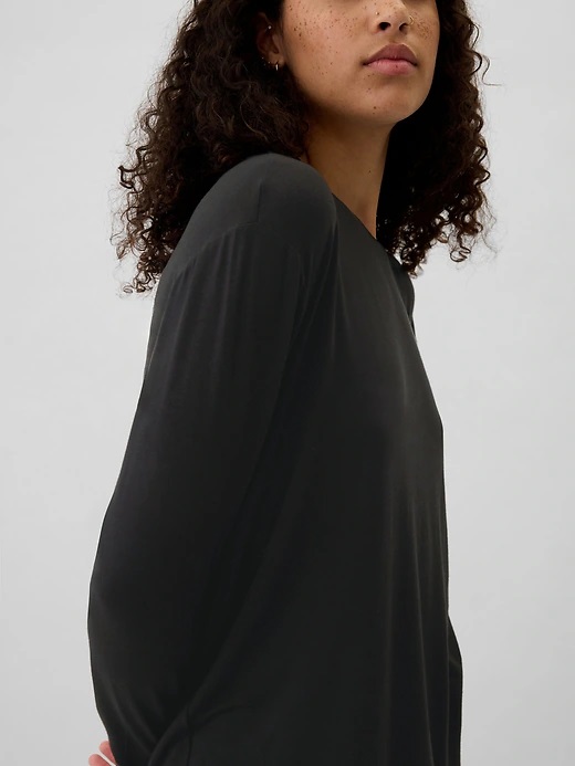 GAP Long Sleeve T-Shirt - Women