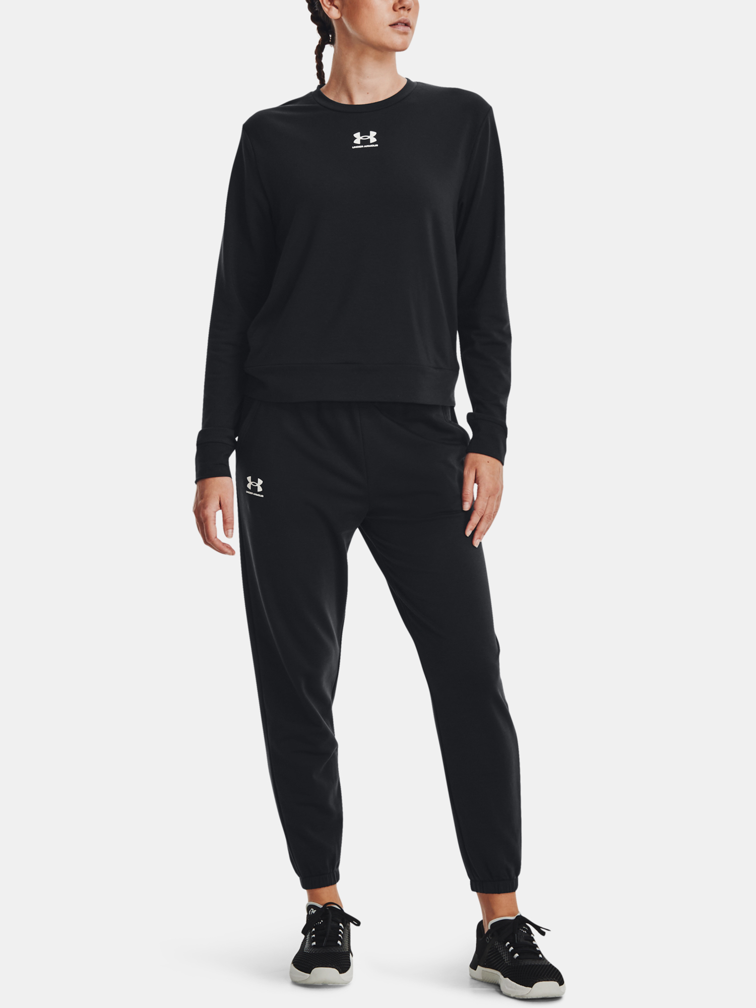 Topuri si tricouri pentru femei Under Armour - negru