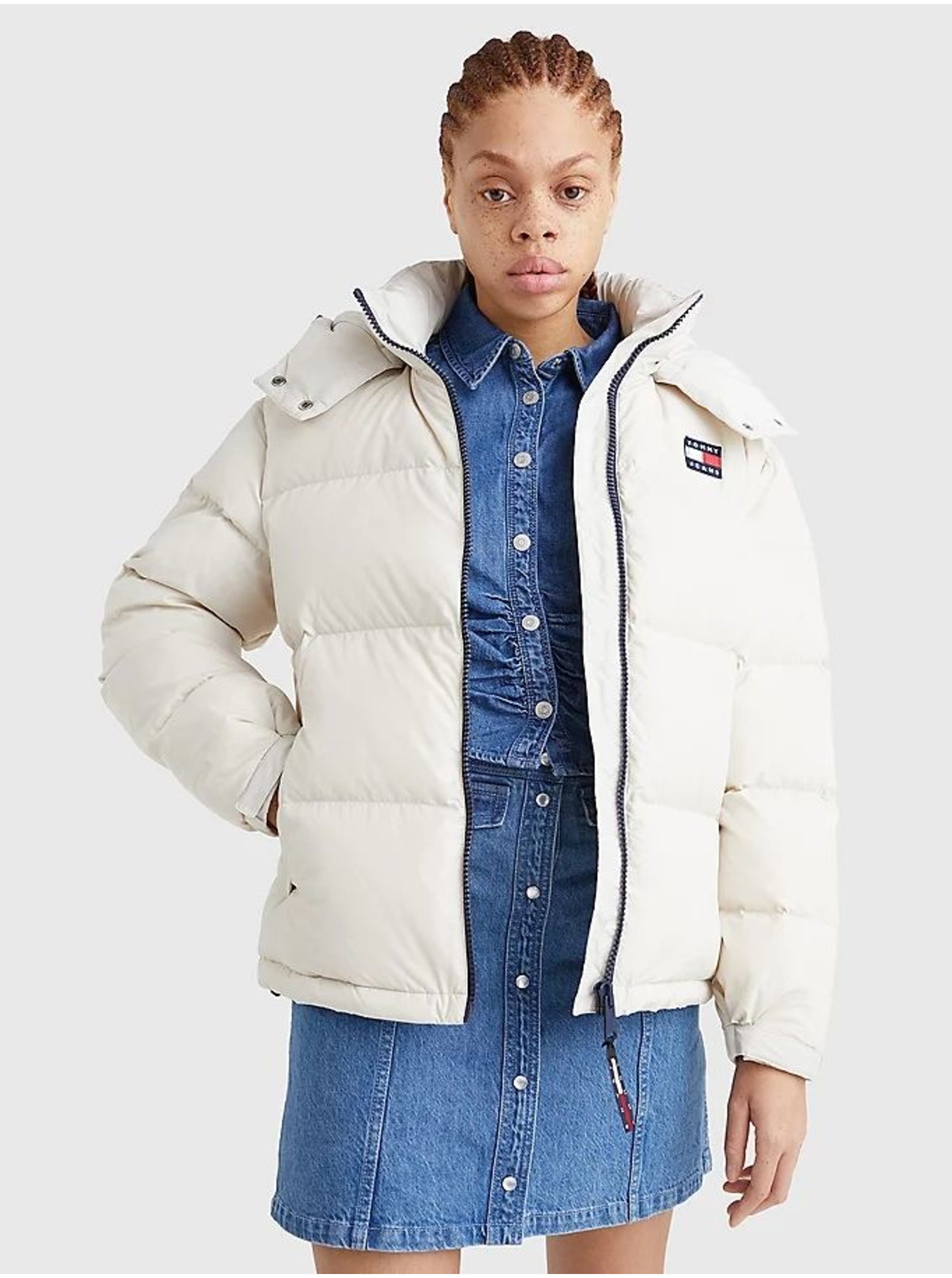 Levně Krémová dámská prošívaná zimní bunda Tommy Jeans Alaska Puffer - Dámské