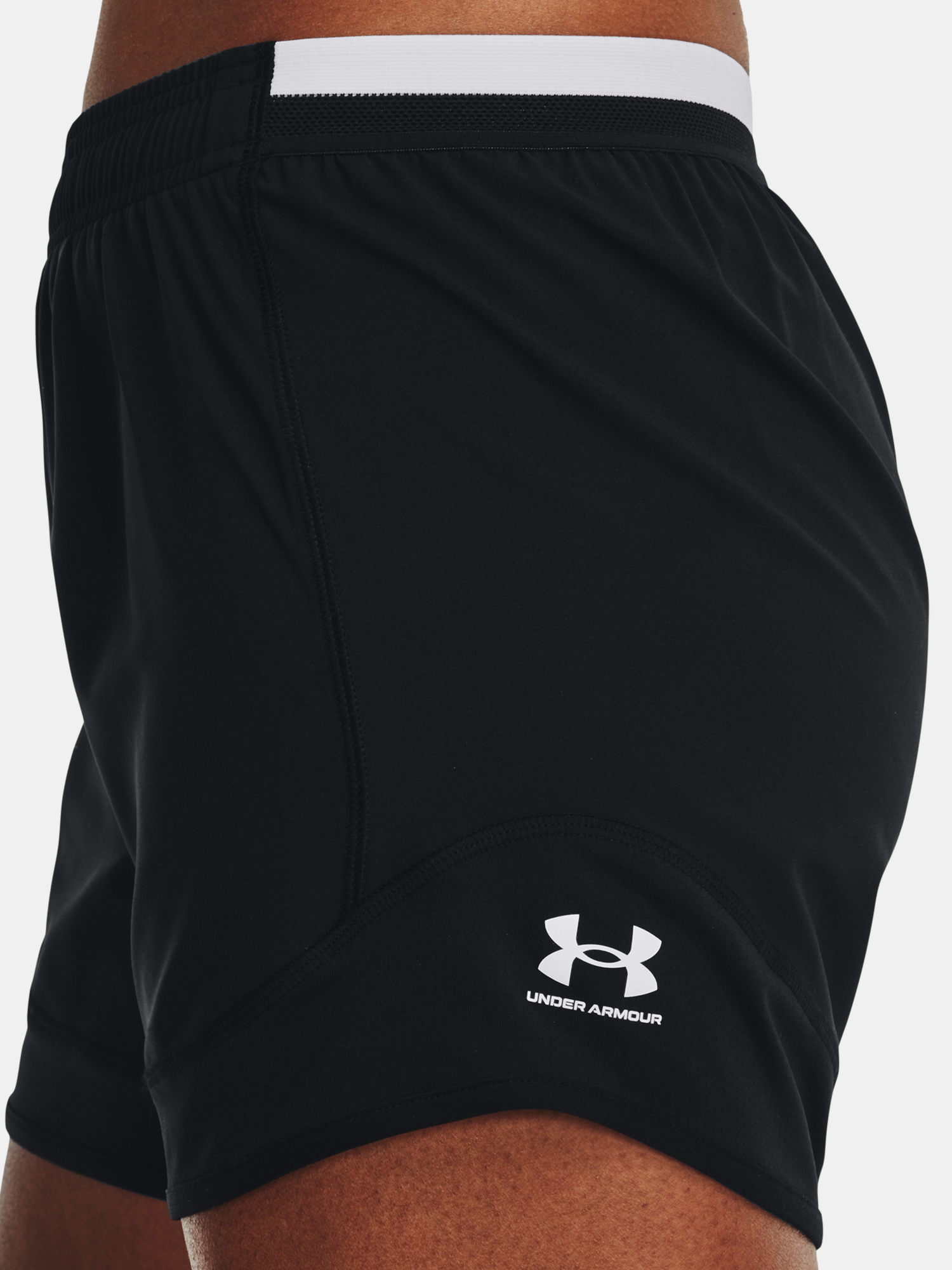 Pantaloni si pantaloni scurti pentru femei Under Armour - negru