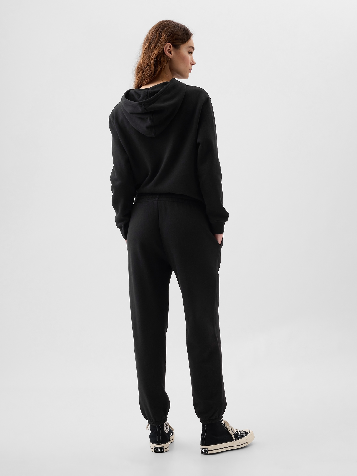 Pantaloni sport pentru femei GAP - negru
