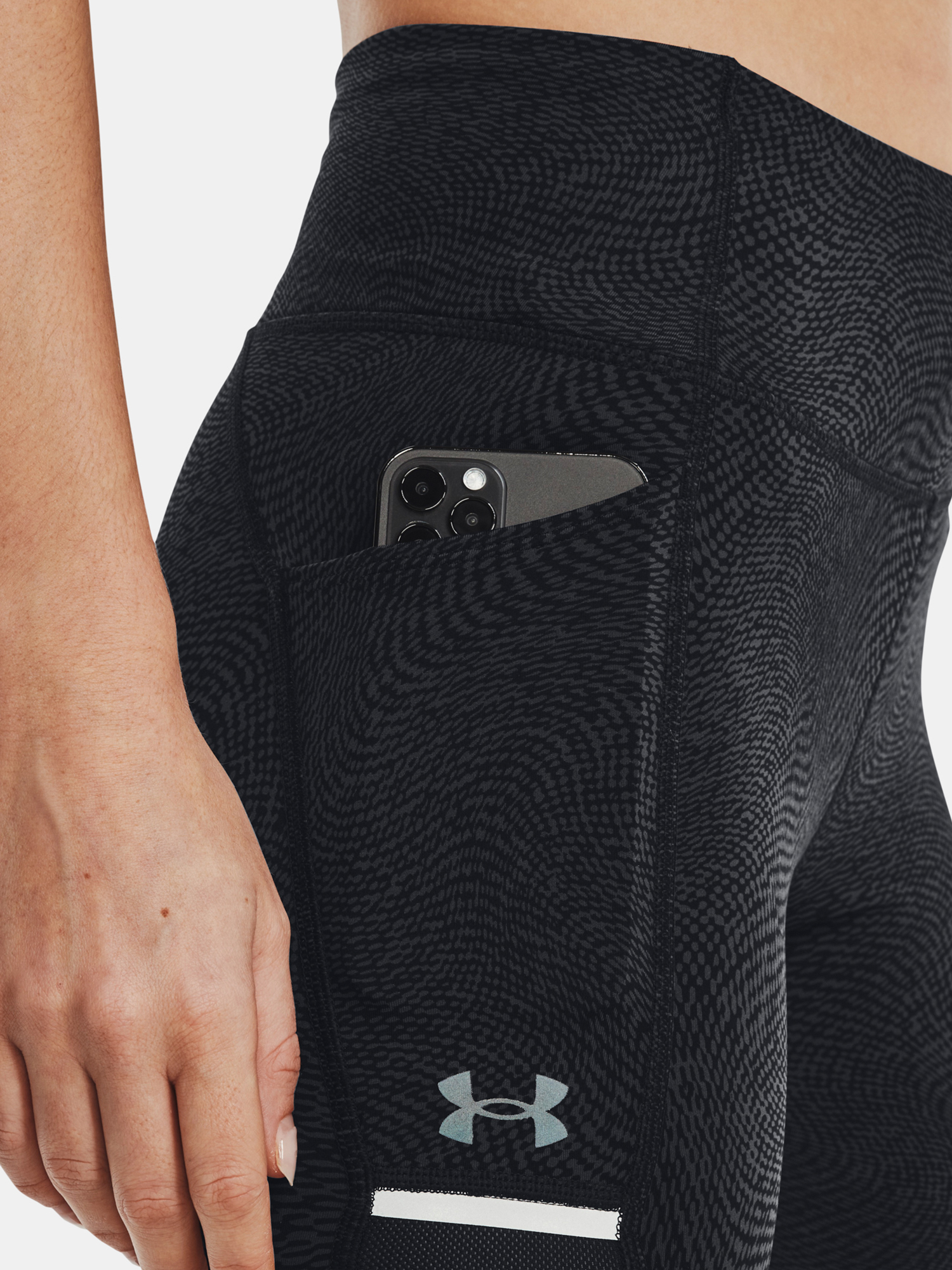 Pantaloni si pantaloni scurti pentru femei Under Armour - negru
