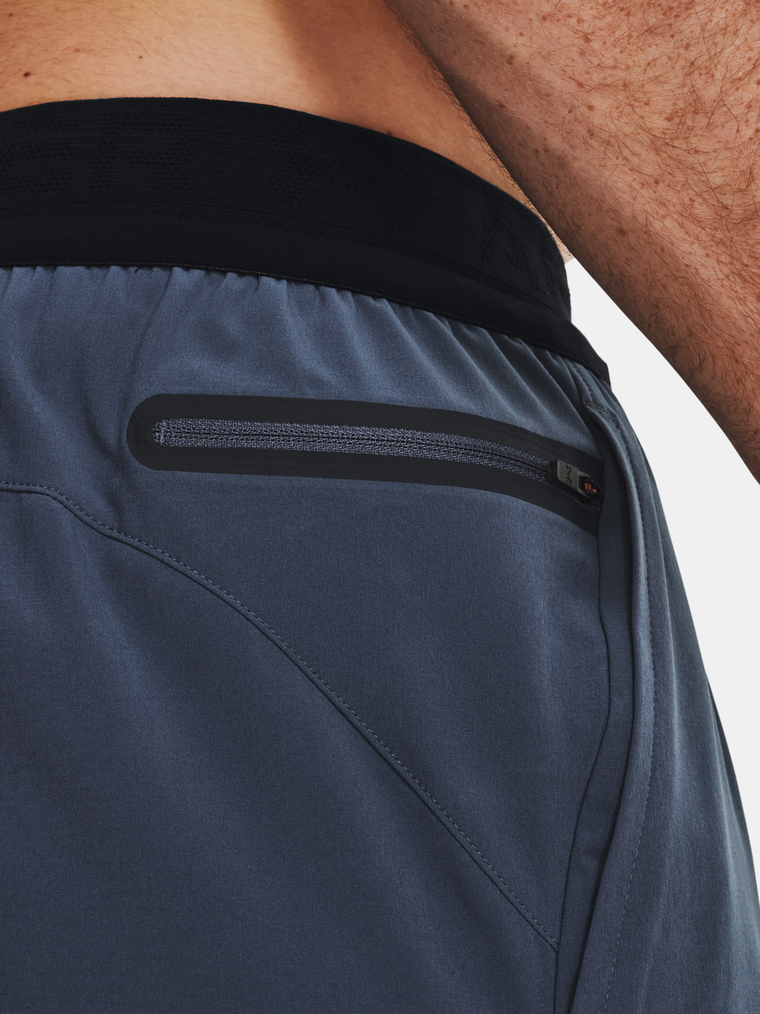 Pantaloni si pantaloni scurti pentru barbati Under Armour - gri