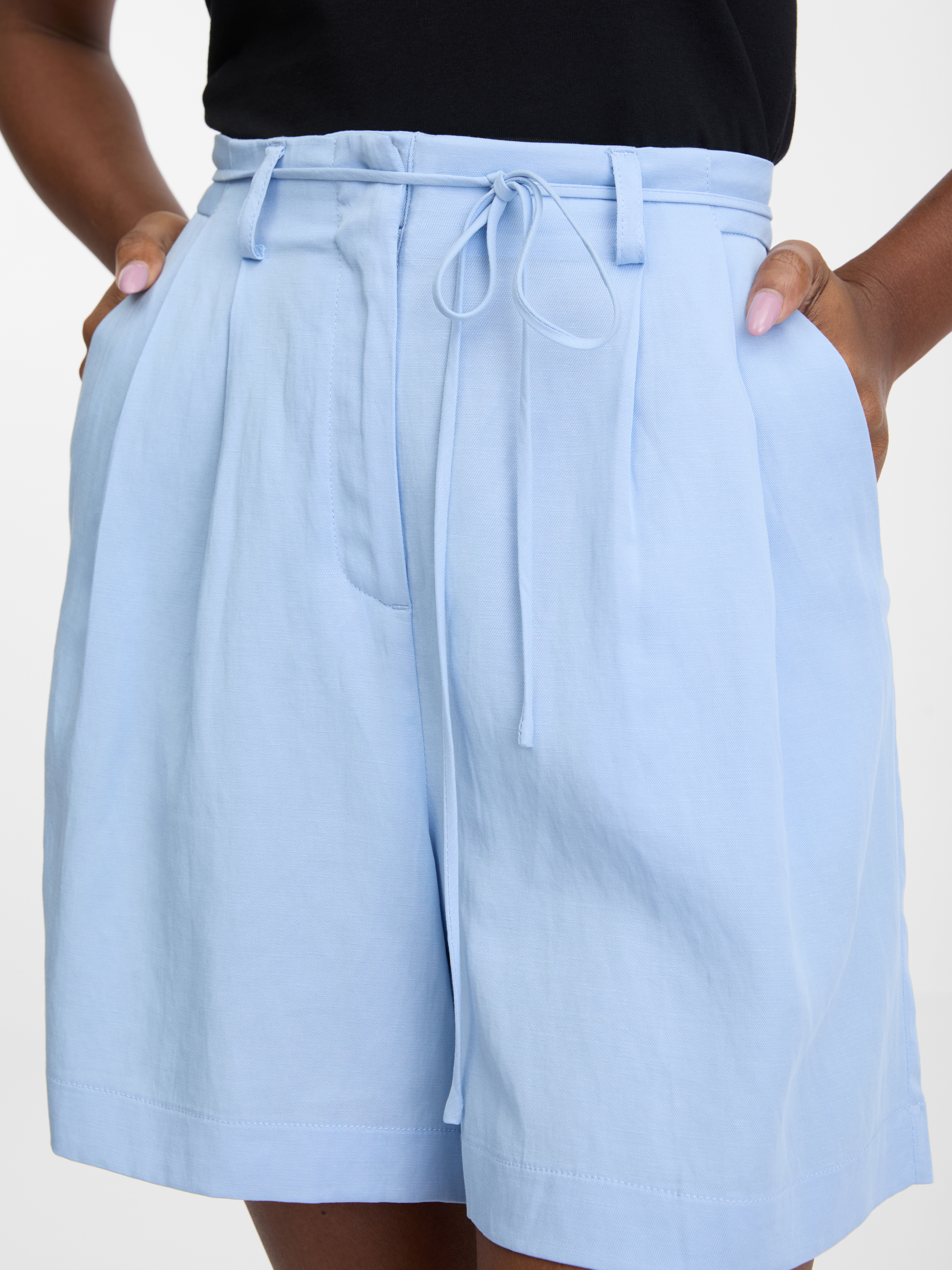 Pantaloni scurti pentru femei ORSAY - crem