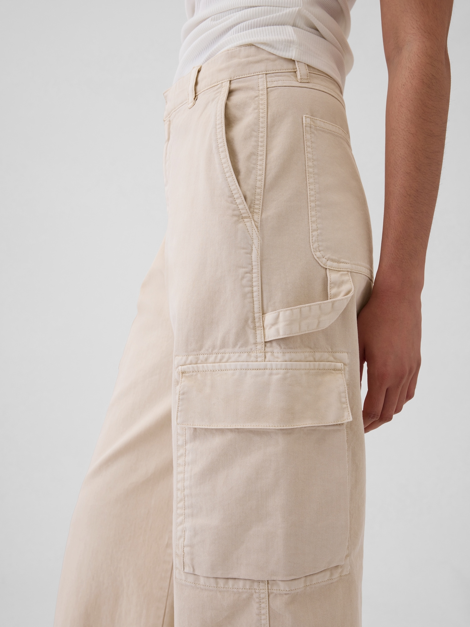 GAP Trousers with pockets Baggy Khaki Cargo - Women's